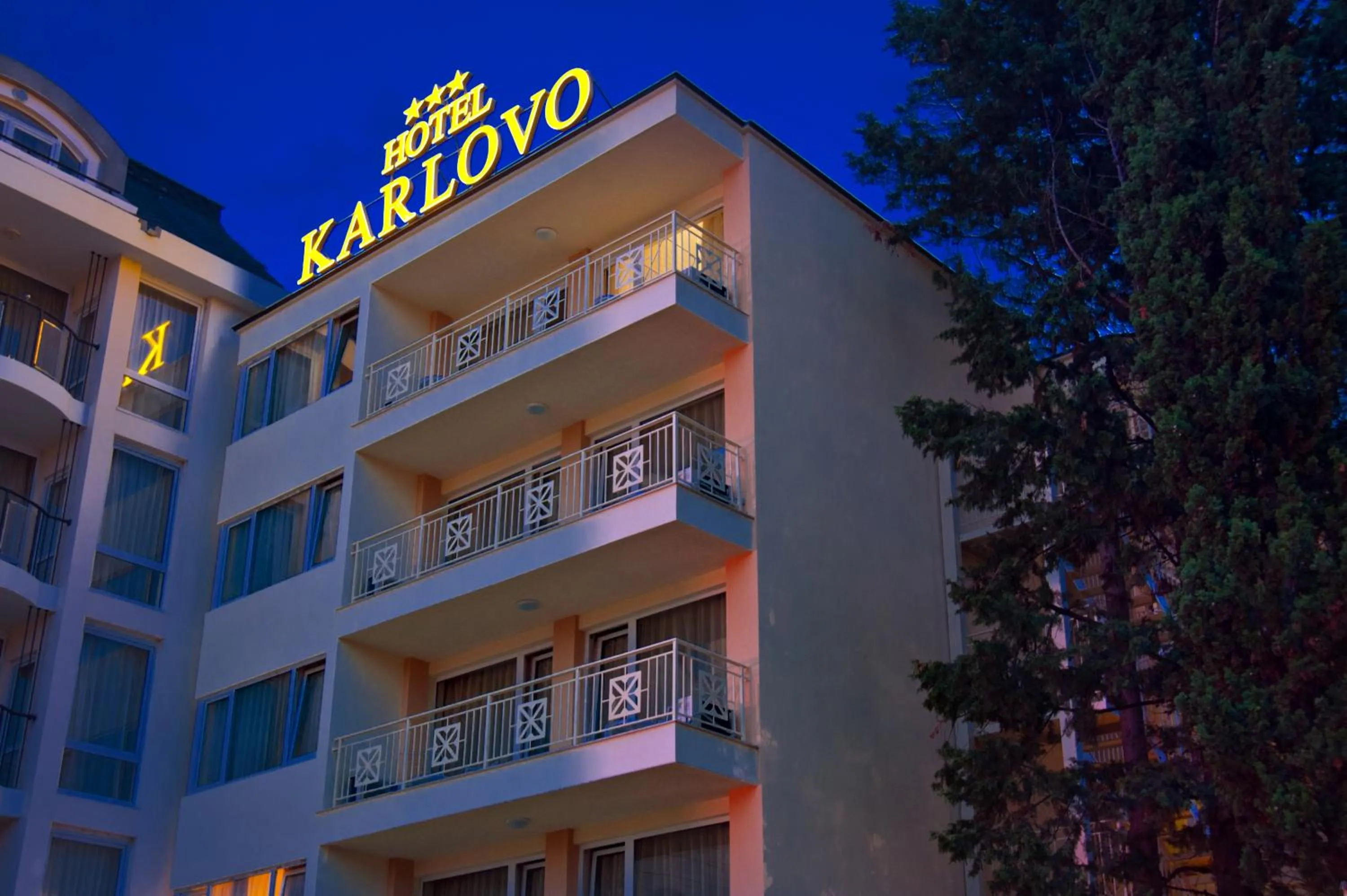 Facade/entrance in Karlovo Hotel