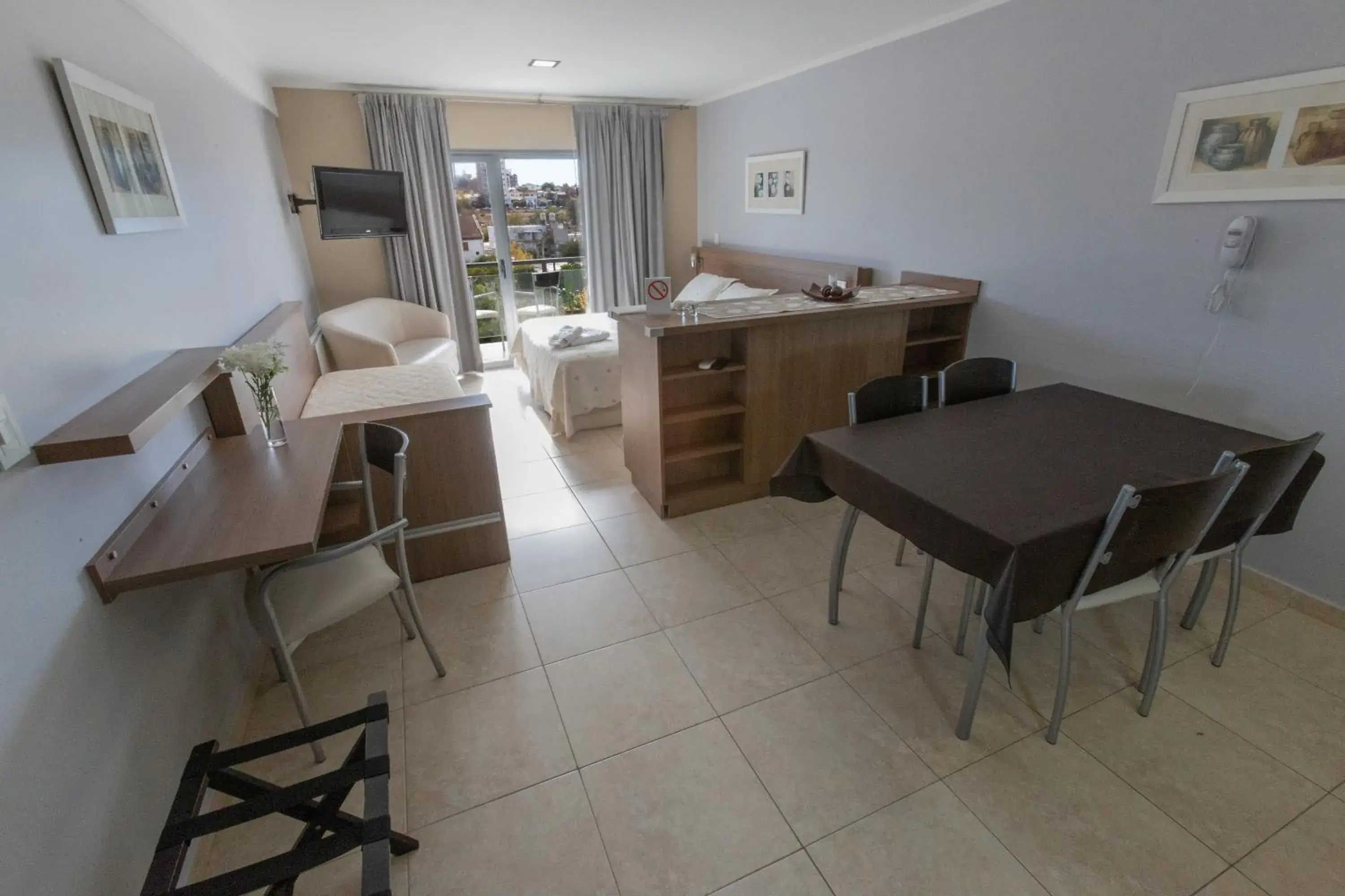 Triple Room with View - single occupancy in Apart Hotel Rivadavia 815 Triple Room with View - single occupancy in Apart Hotel Rivadavia 815