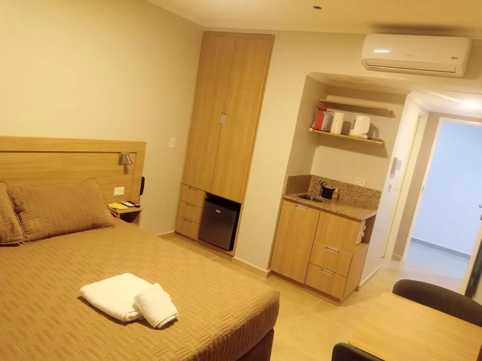 Photo of the whole room, Bed in Apart Hotel Rivadavia 815