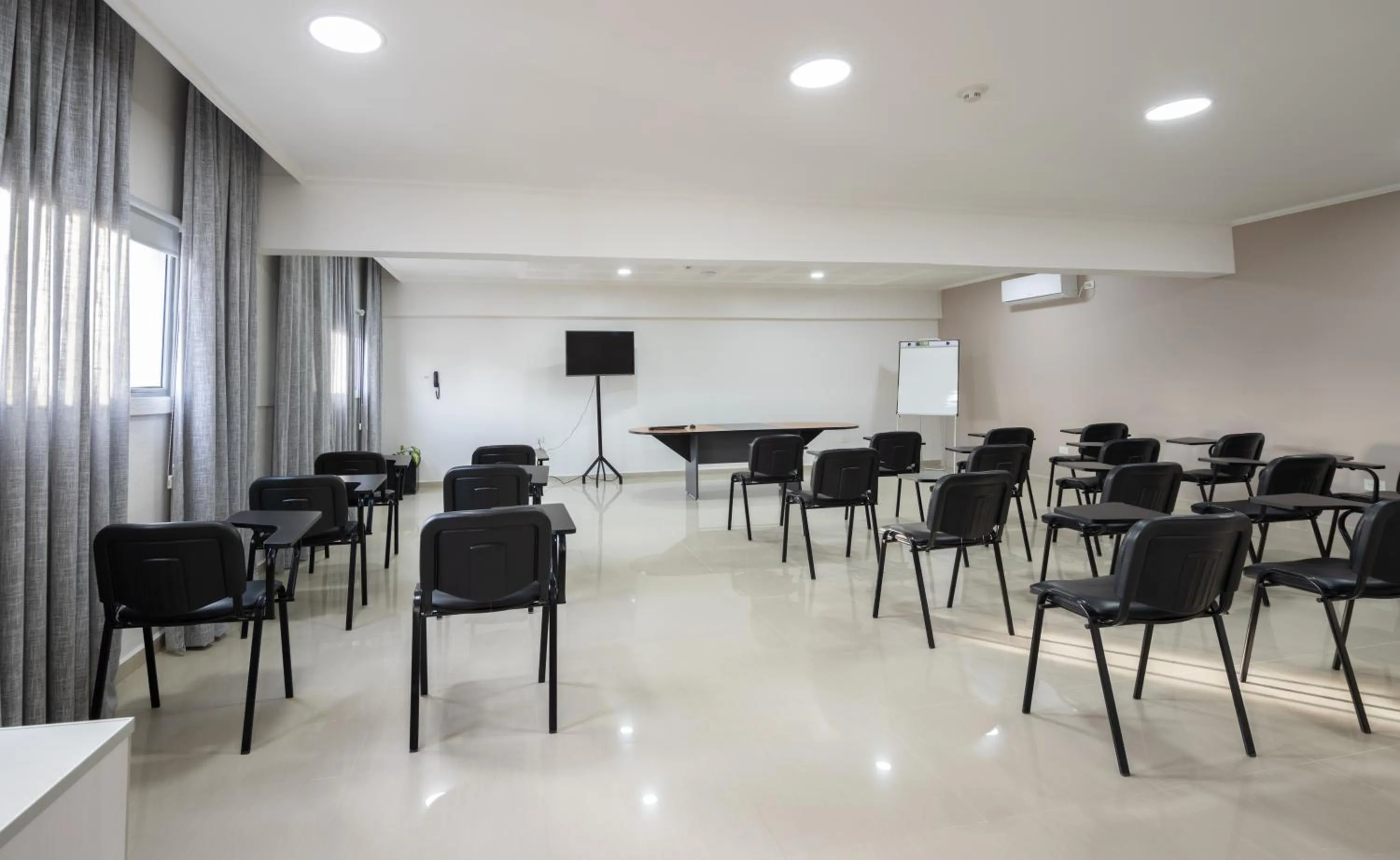 Property building in Apart Hotel Rivadavia 815