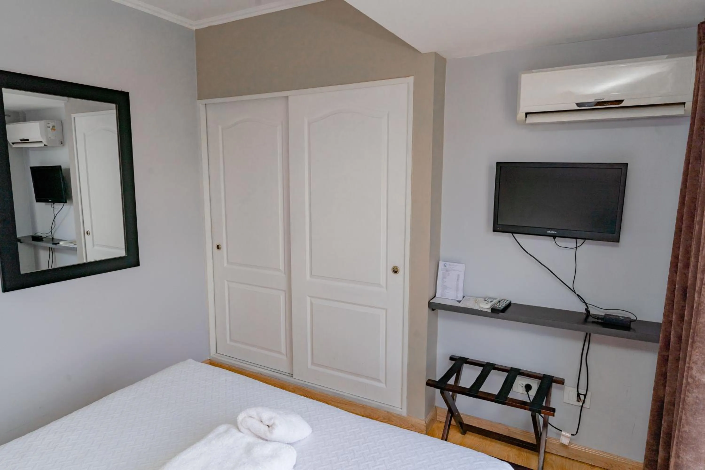 Bedroom, Bed in Apart Hotel Rivadavia 815