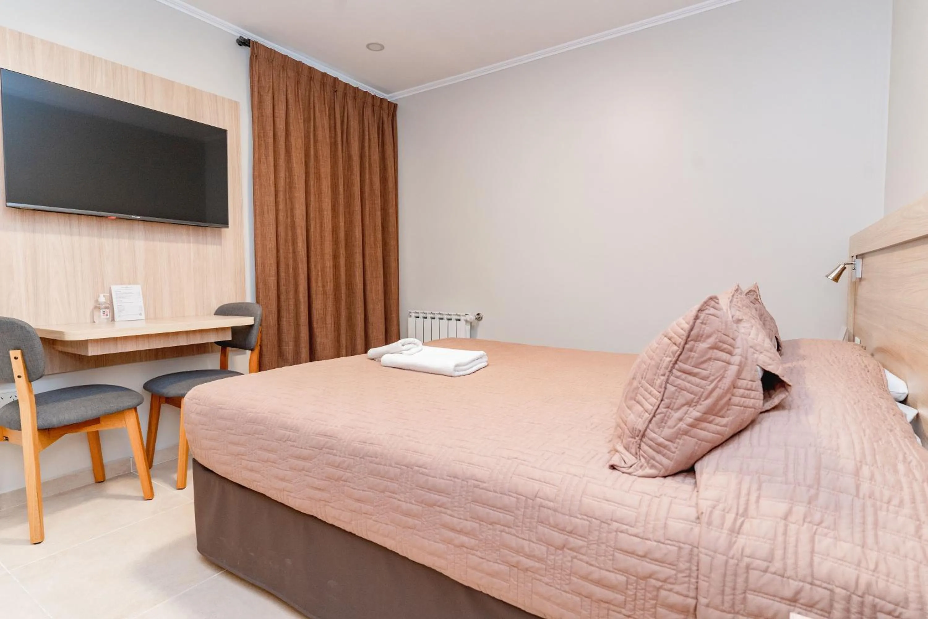 Photo of the whole room, Bed in Apart Hotel Rivadavia 815