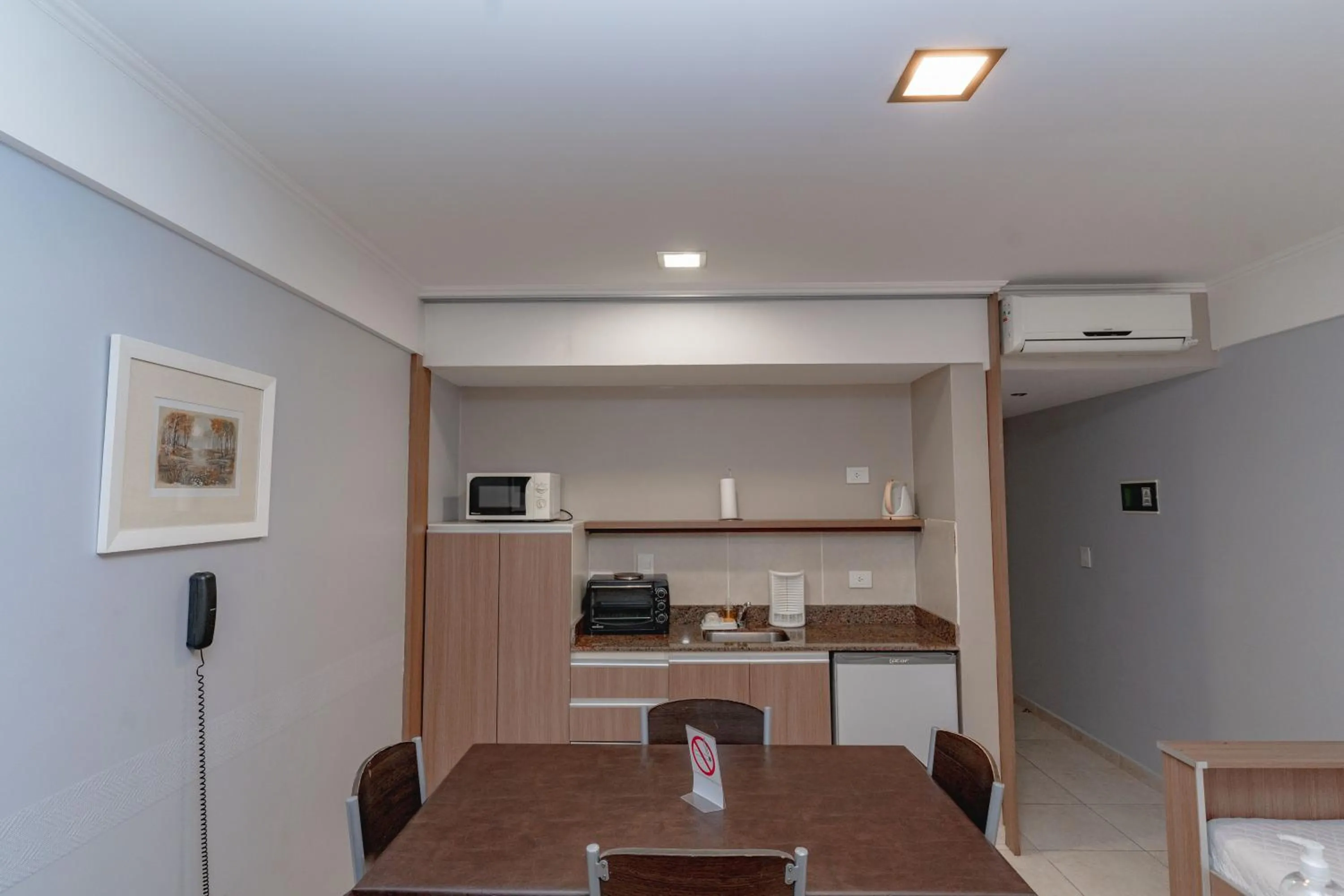 Apart Hotel Rivadavia 815
