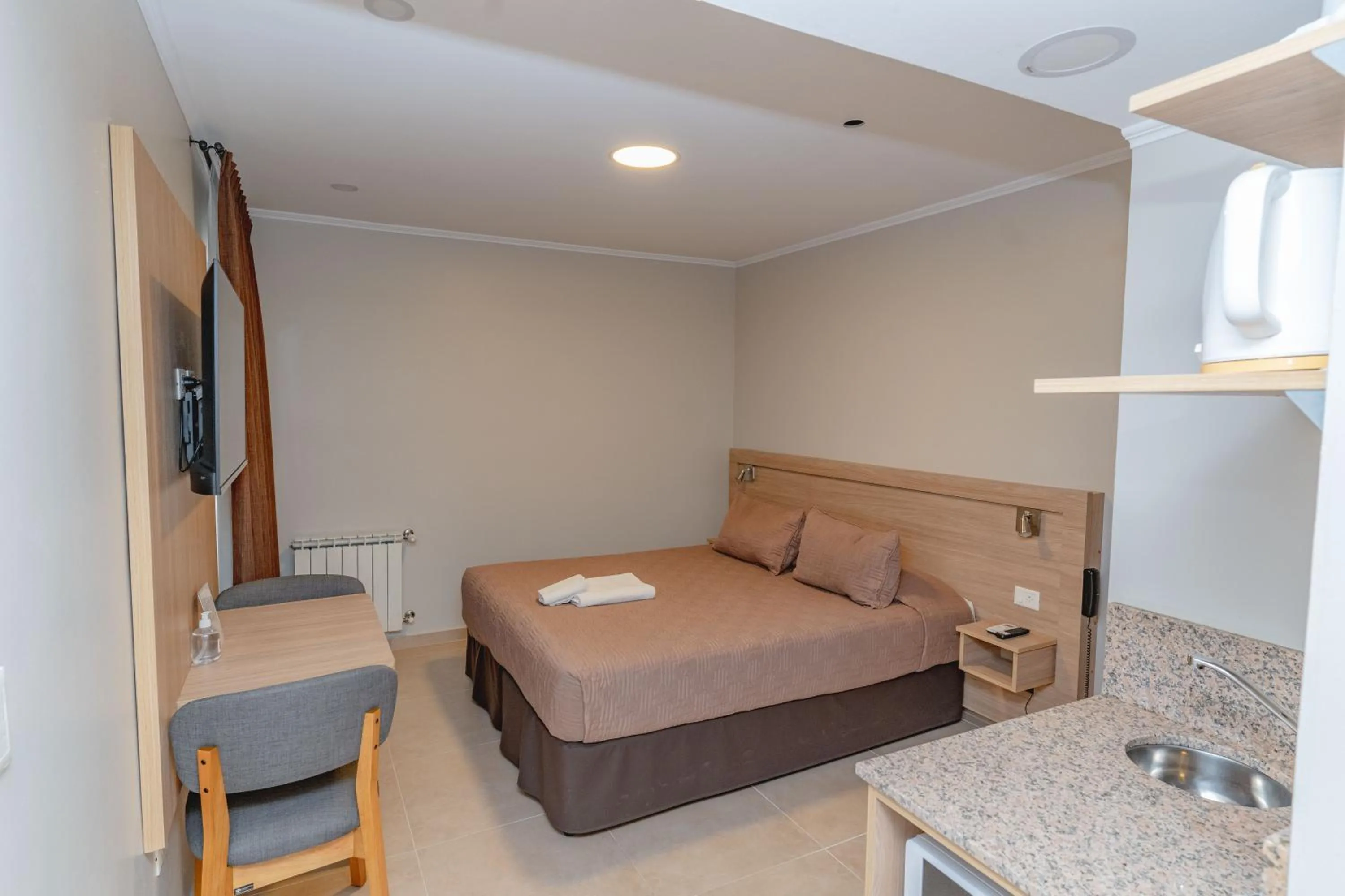 Photo of the whole room, Bed in Apart Hotel Rivadavia 815