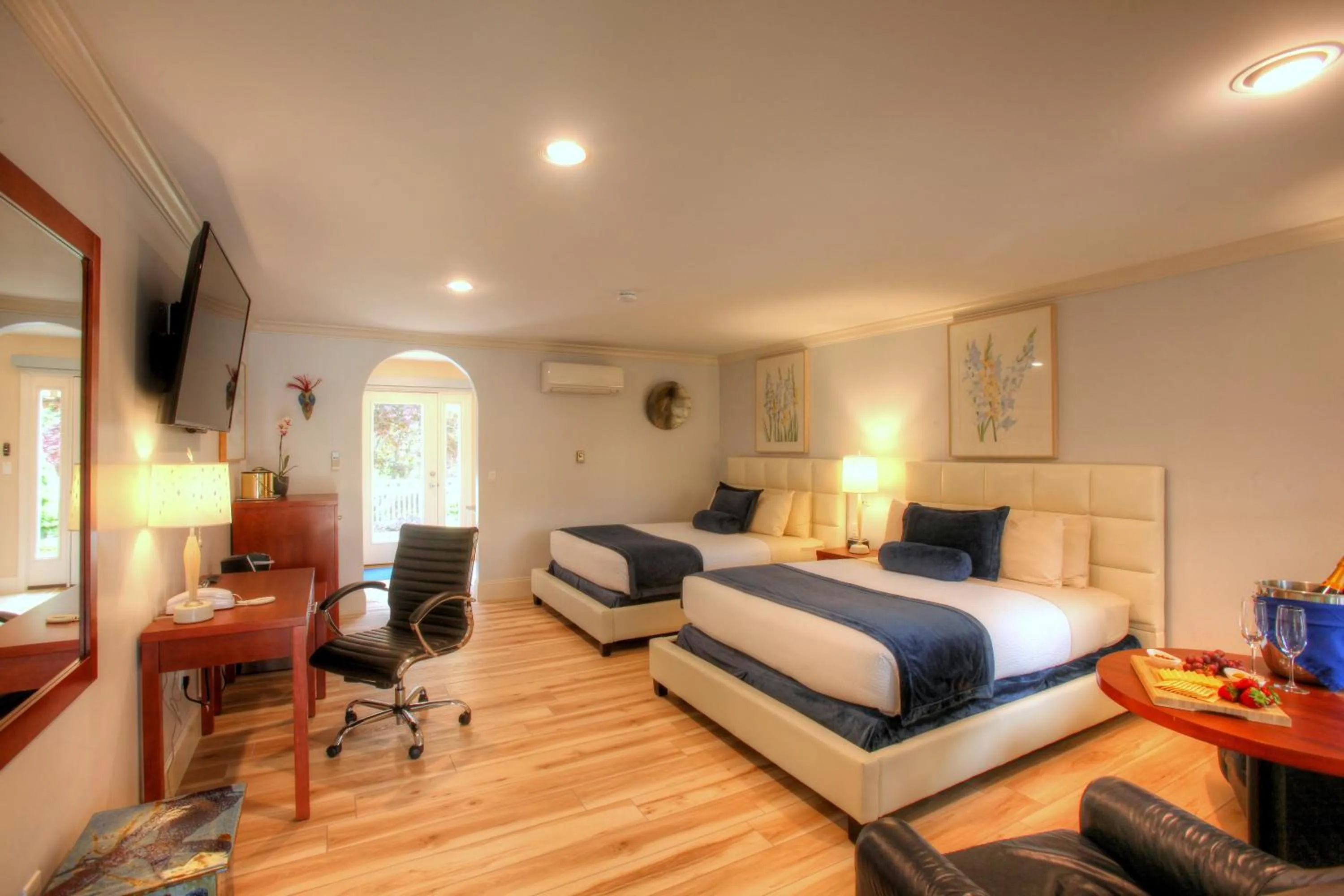 Photo of the whole room, Bed in Pleasant Bay Village Resort
