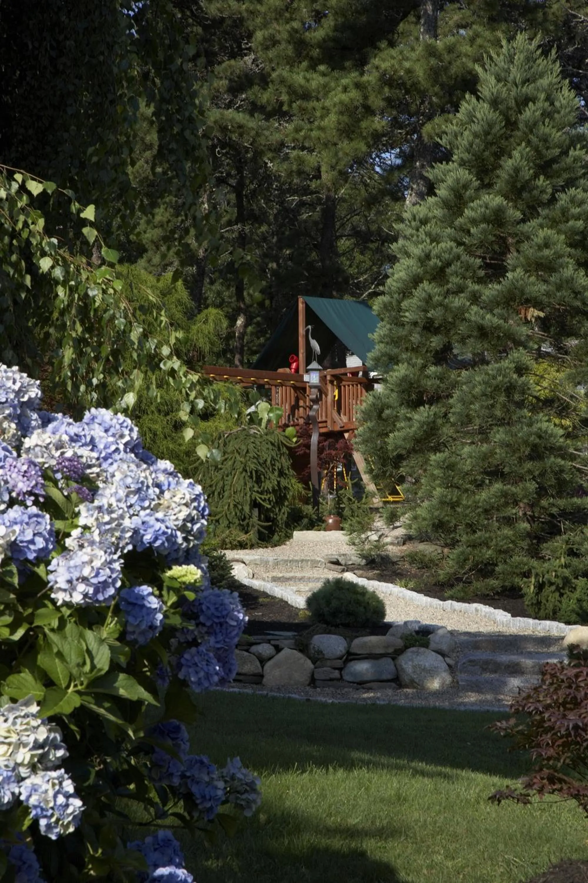 Facade/entrance in Pleasant Bay Village Resort