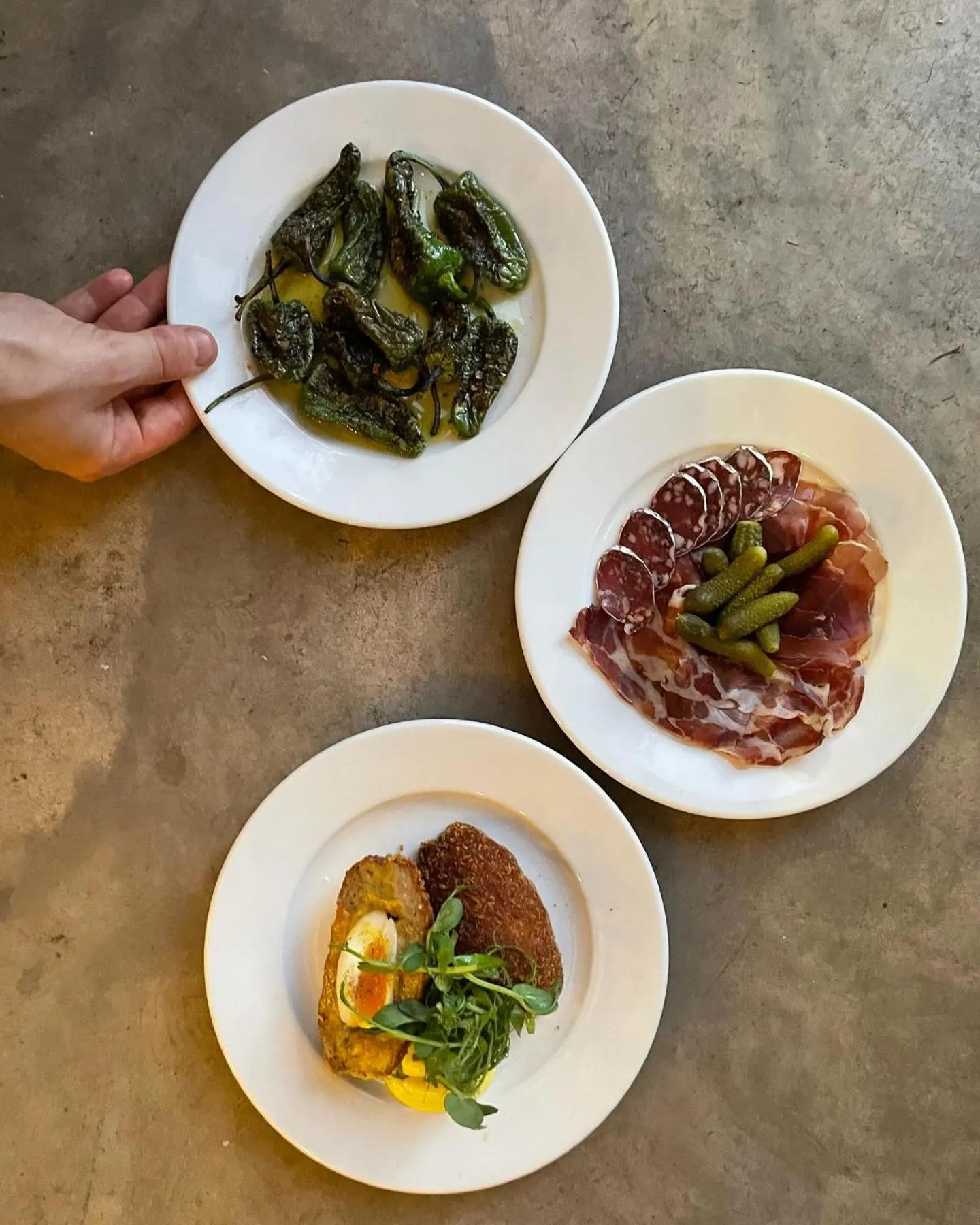 Restaurant/places to eat in The Kings Head Hotel