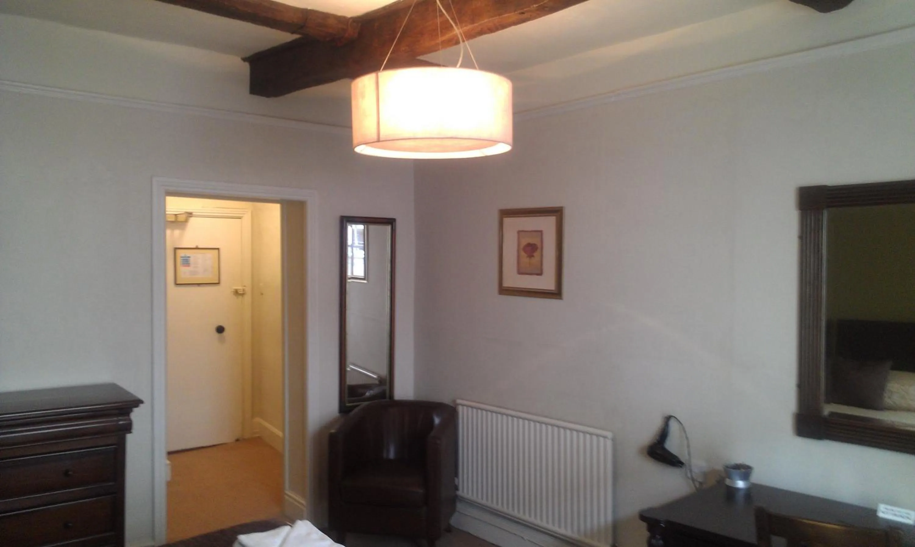 Bedroom in The Kings Head Hotel