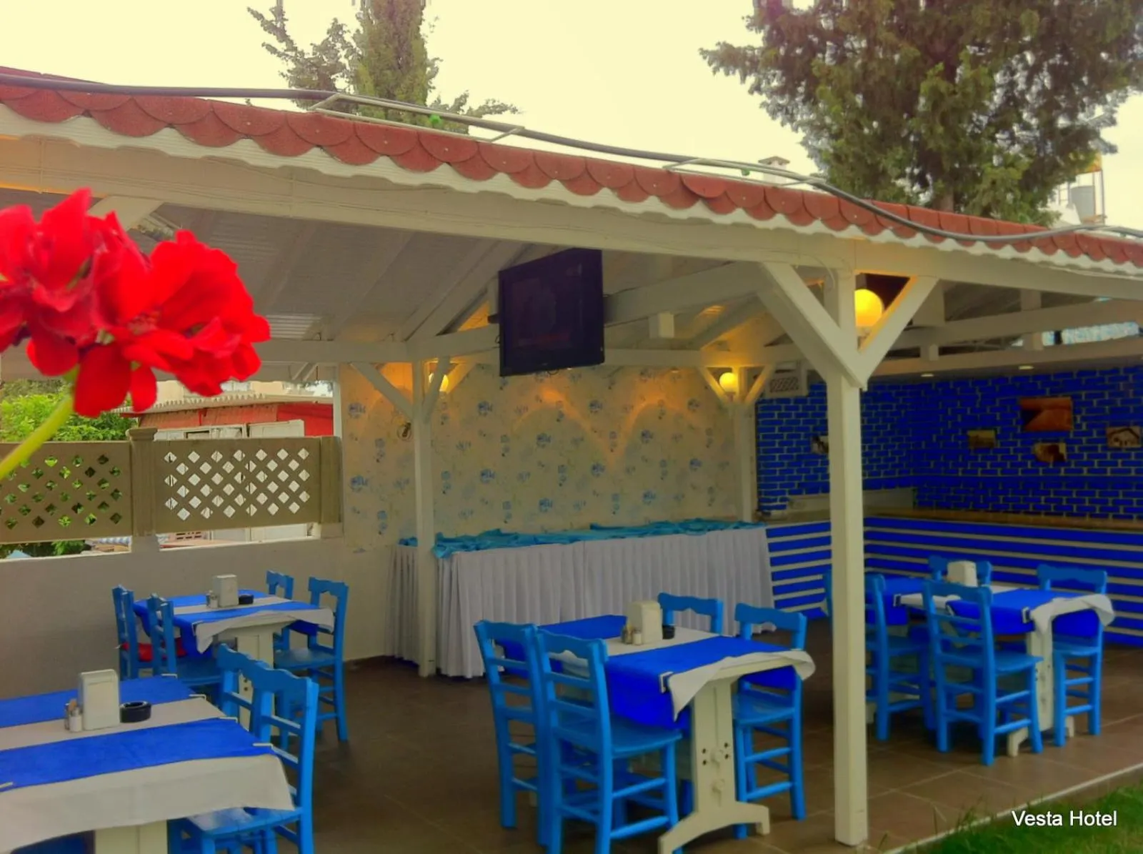 Restaurant/places to eat in Vesta Hotel