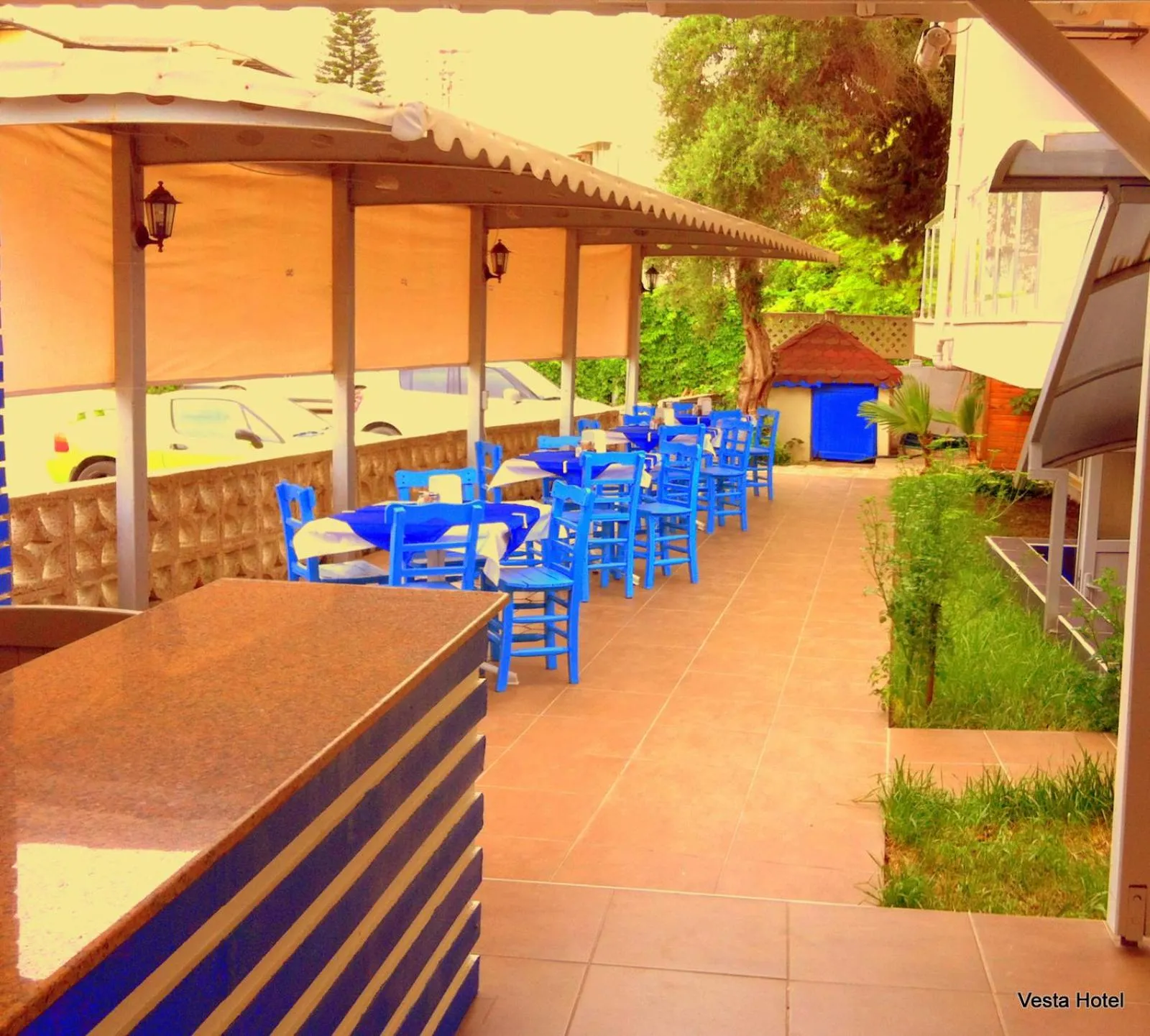 Restaurant/places to eat in Vesta Hotel