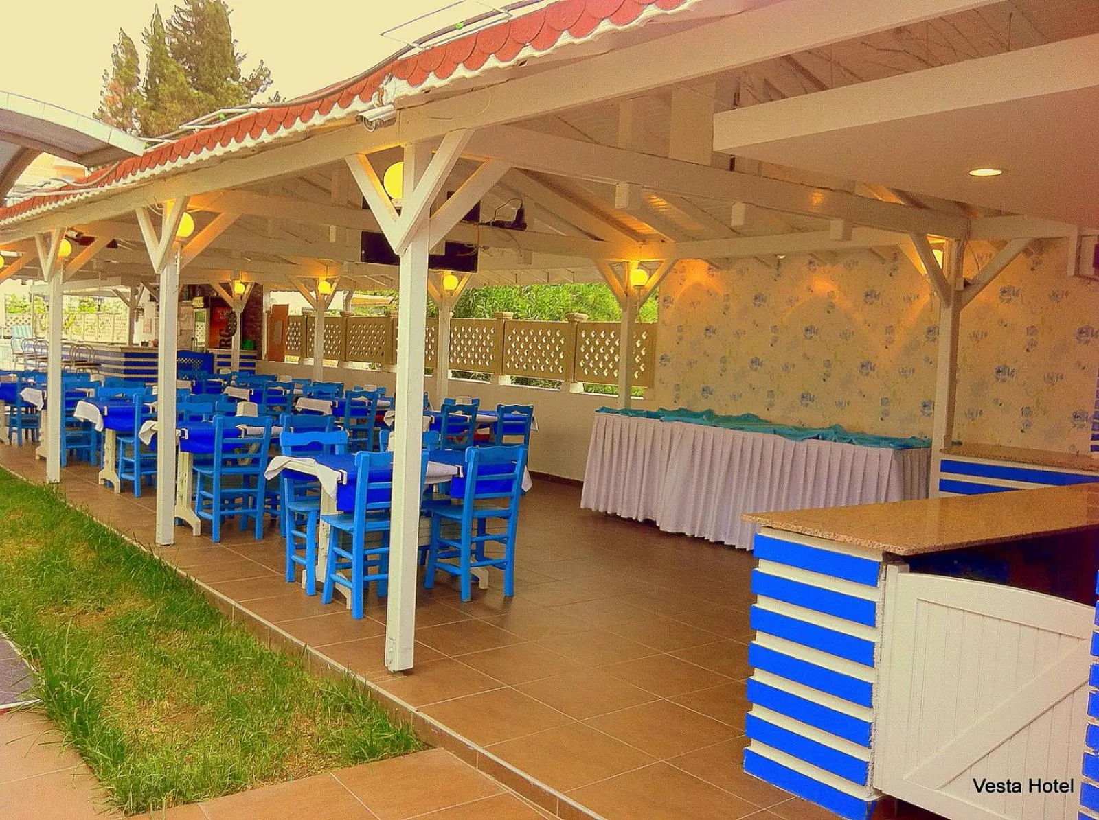 Restaurant/places to eat in Vesta Hotel