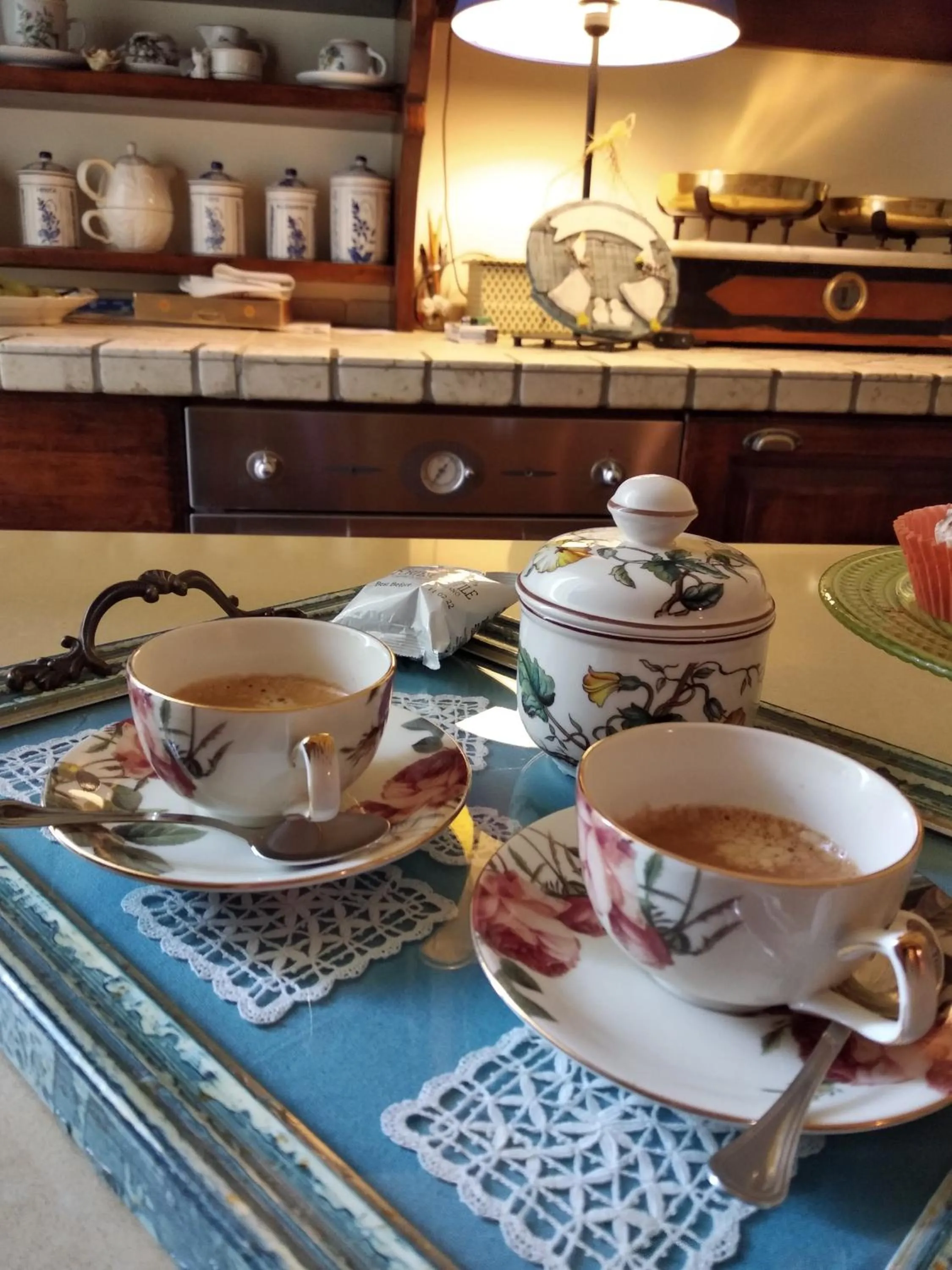 Coffee/tea facilities in B&B Palazzo Mestichelli Boutique Palace