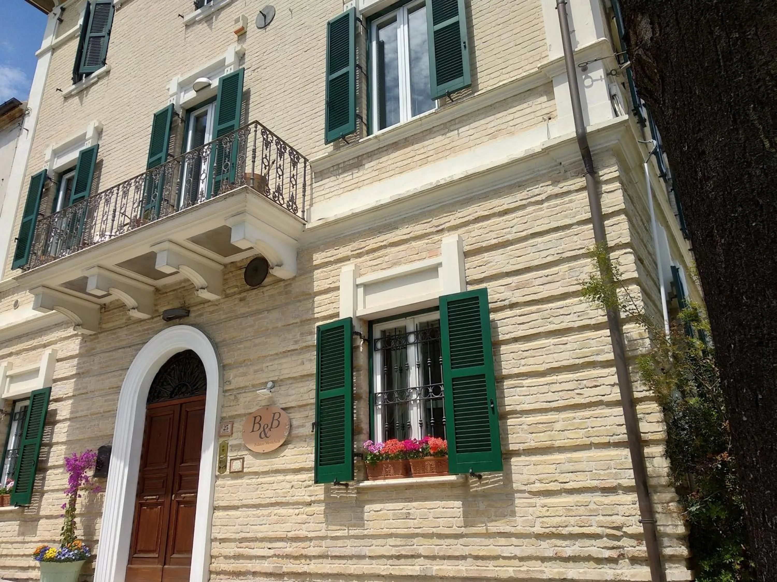 Property building in B&B Palazzo Mestichelli Boutique Palace