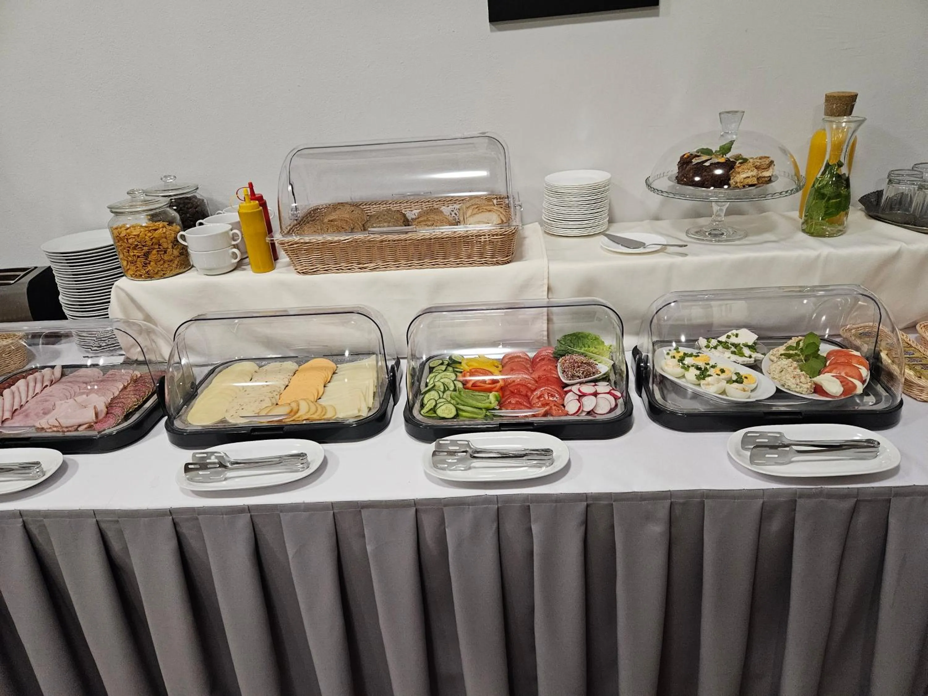 Breakfast in Hotelik Elka-Sen