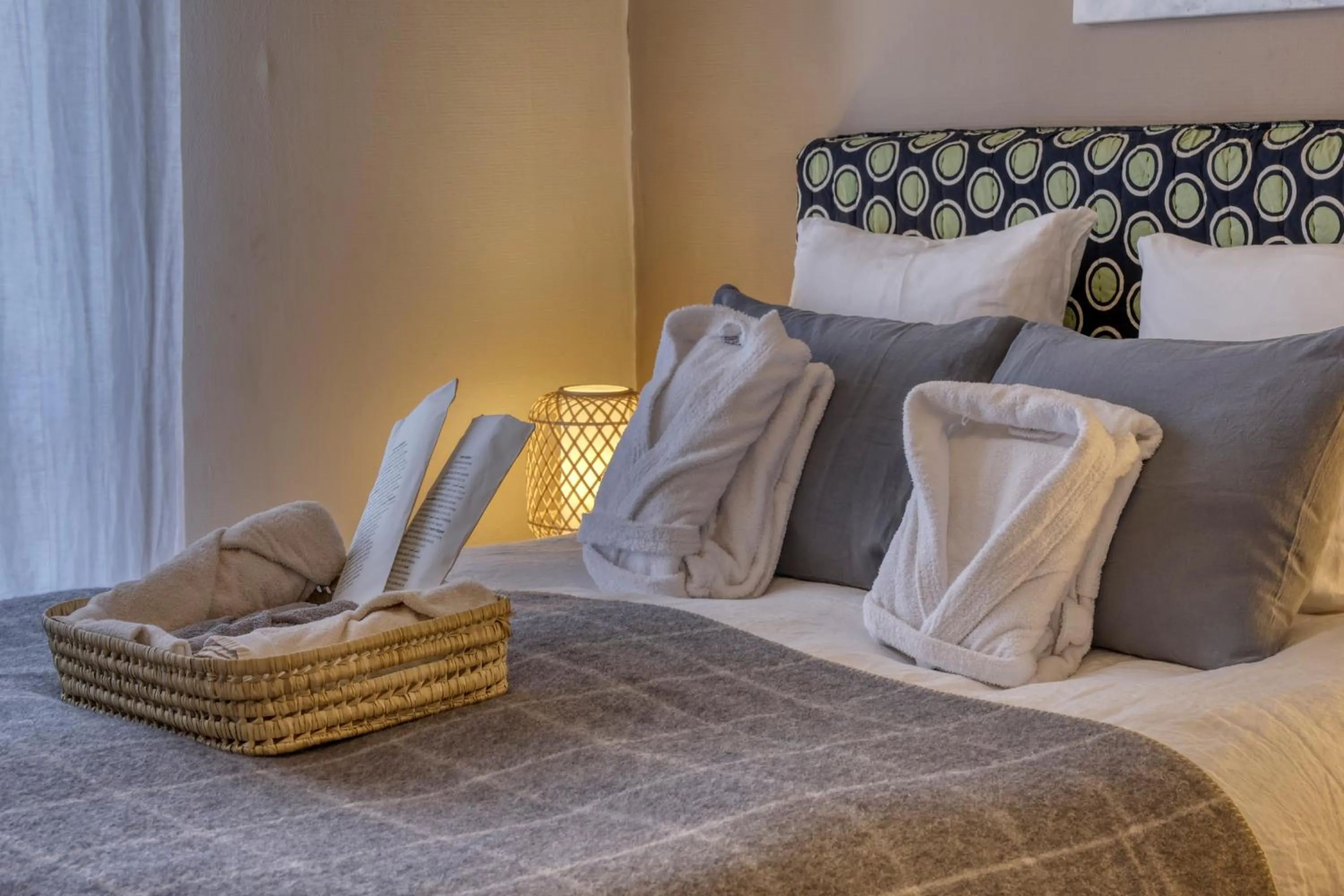 Bed in La Féline Blanche Adult Only