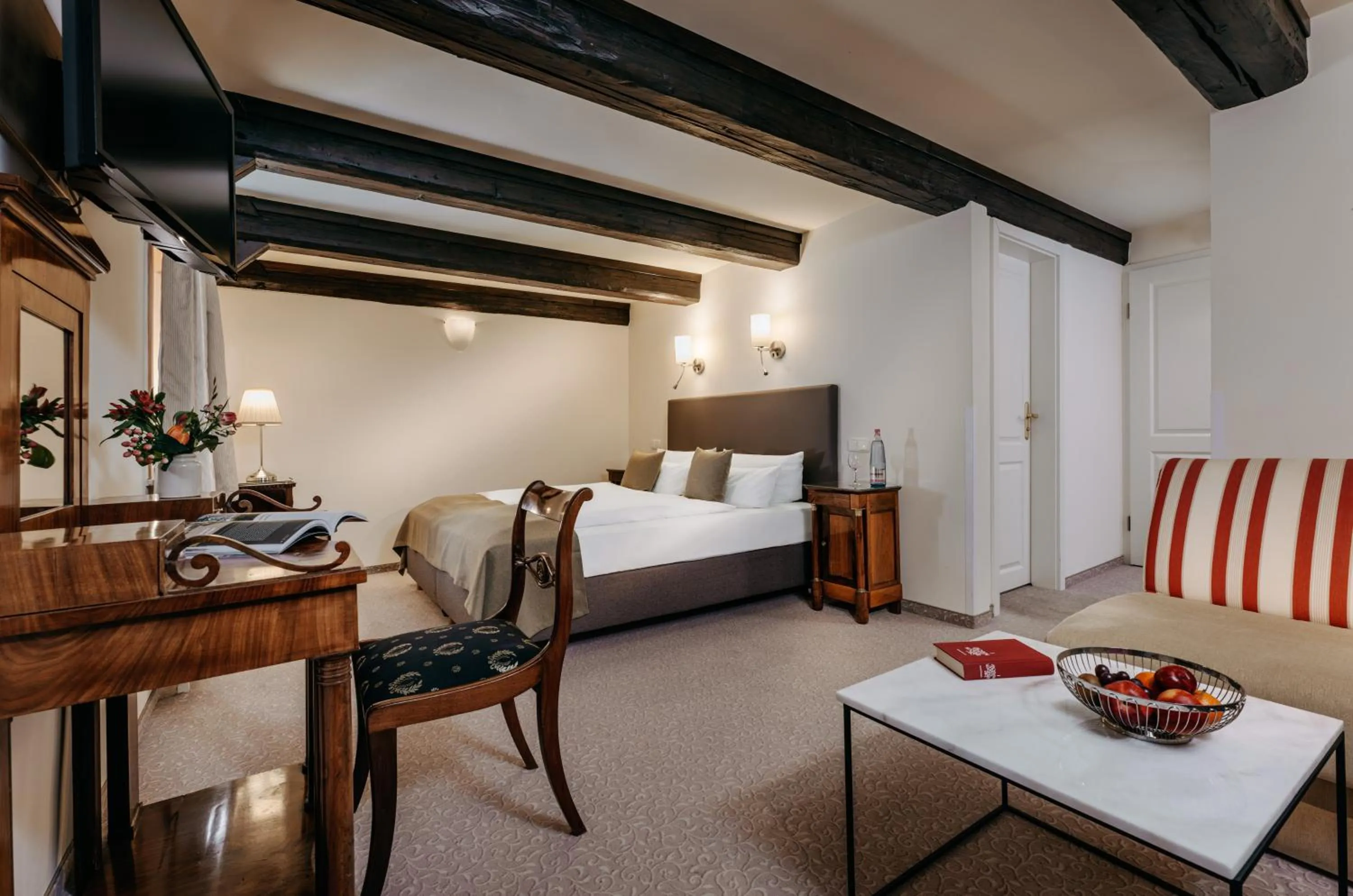 Photo of the whole room, Bed in Romantik Hotel Alte Münze