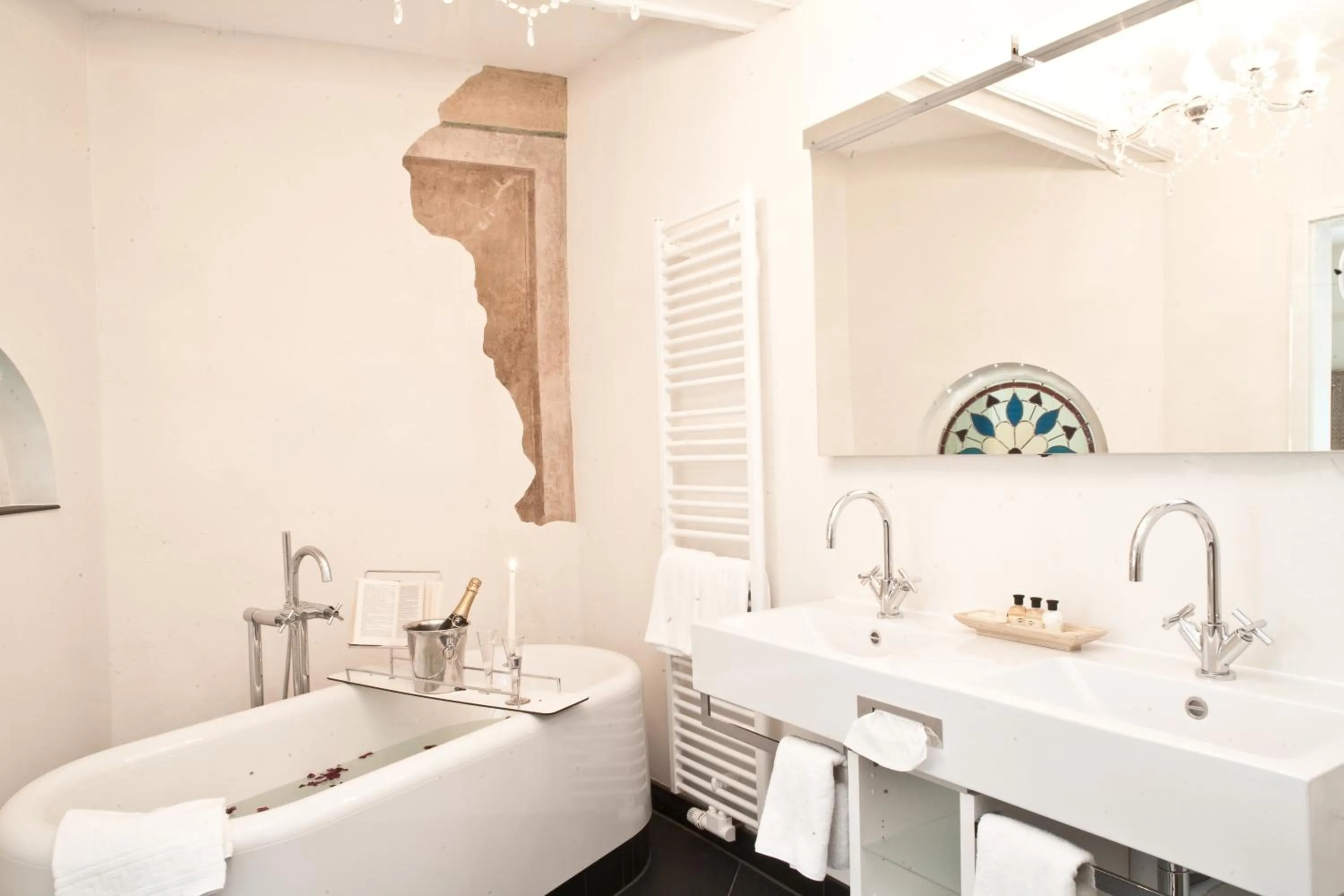 Bathroom in Romantik Hotel Alte Münze