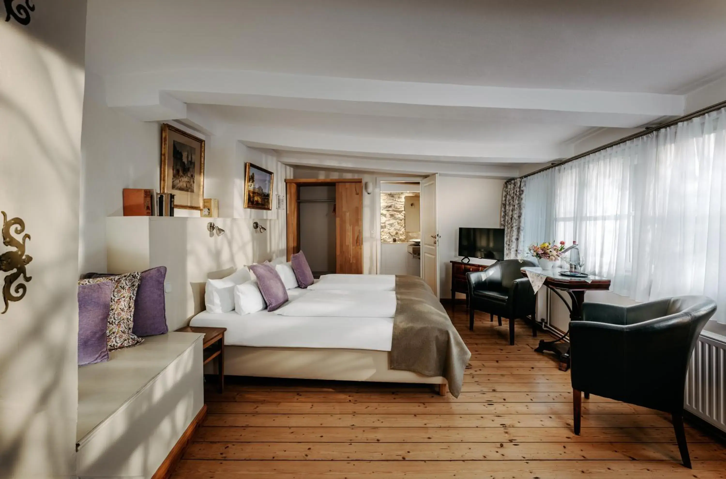 Photo of the whole room, Bed in Romantik Hotel Alte Münze Photo of the whole room, Bed in Romantik Hotel Alte Münze