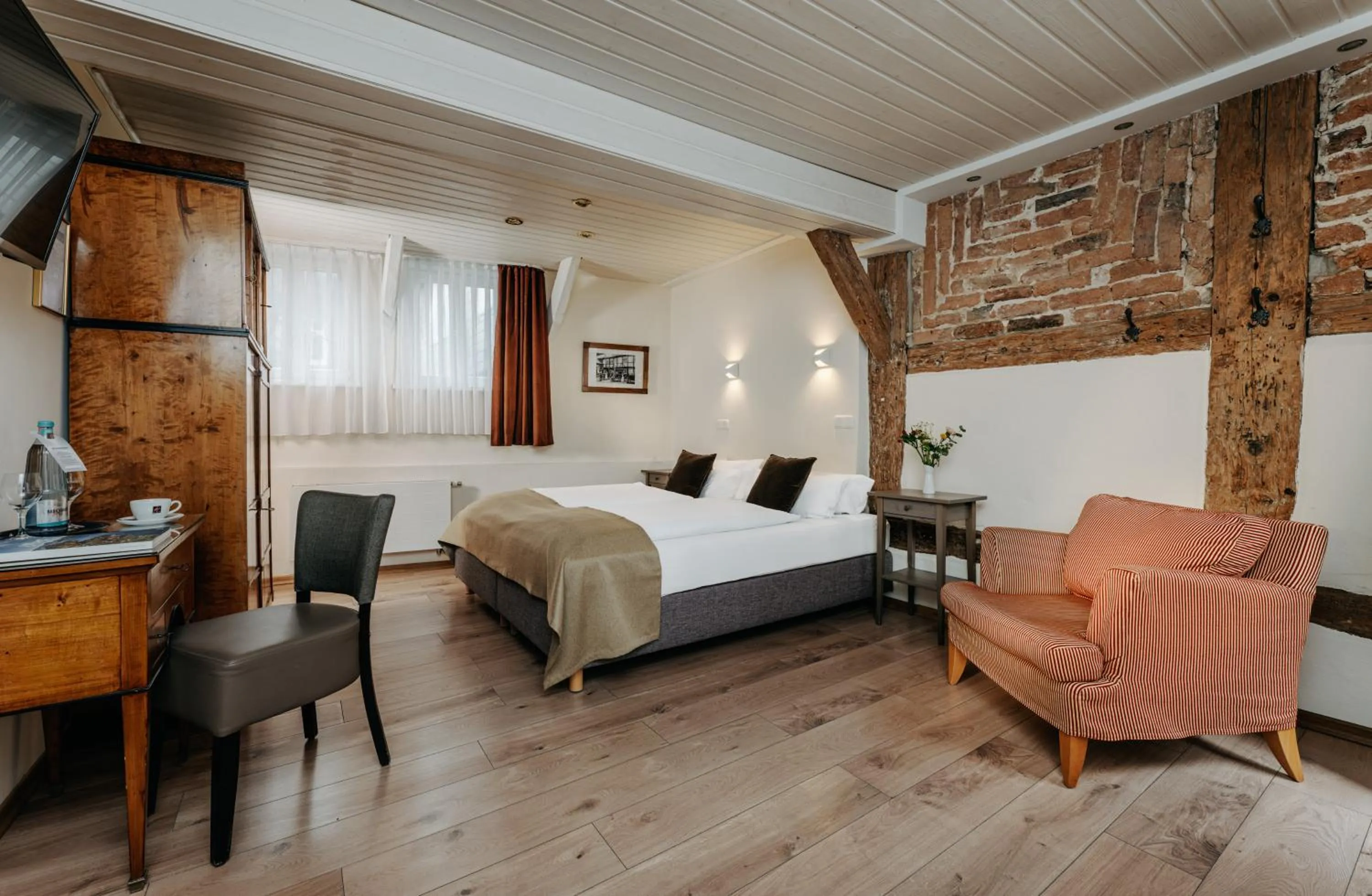 Photo of the whole room, Bed in Romantik Hotel Alte Münze