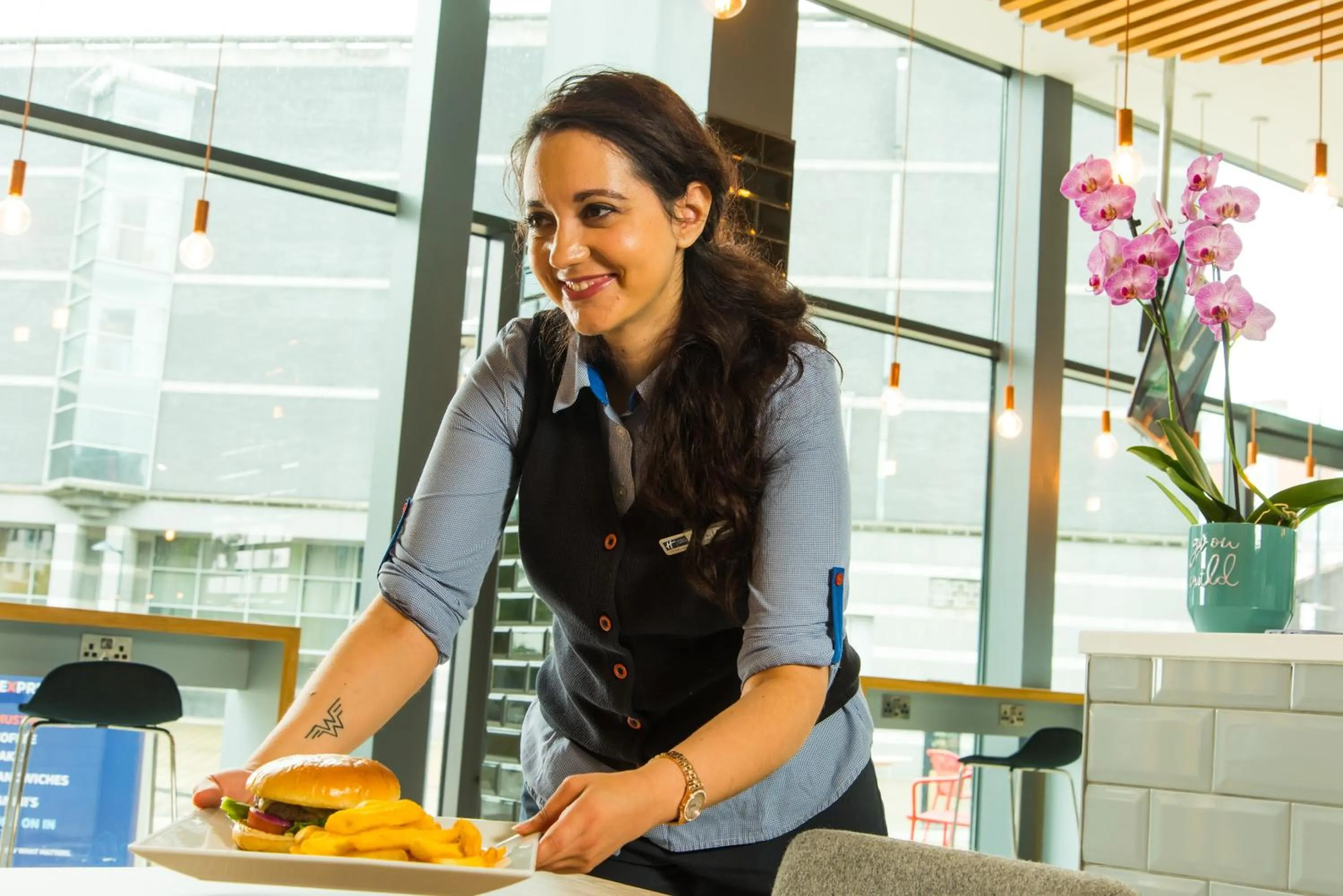 Restaurant/places to eat in Holiday Inn Express Leeds City Centre - Armouries by IHG