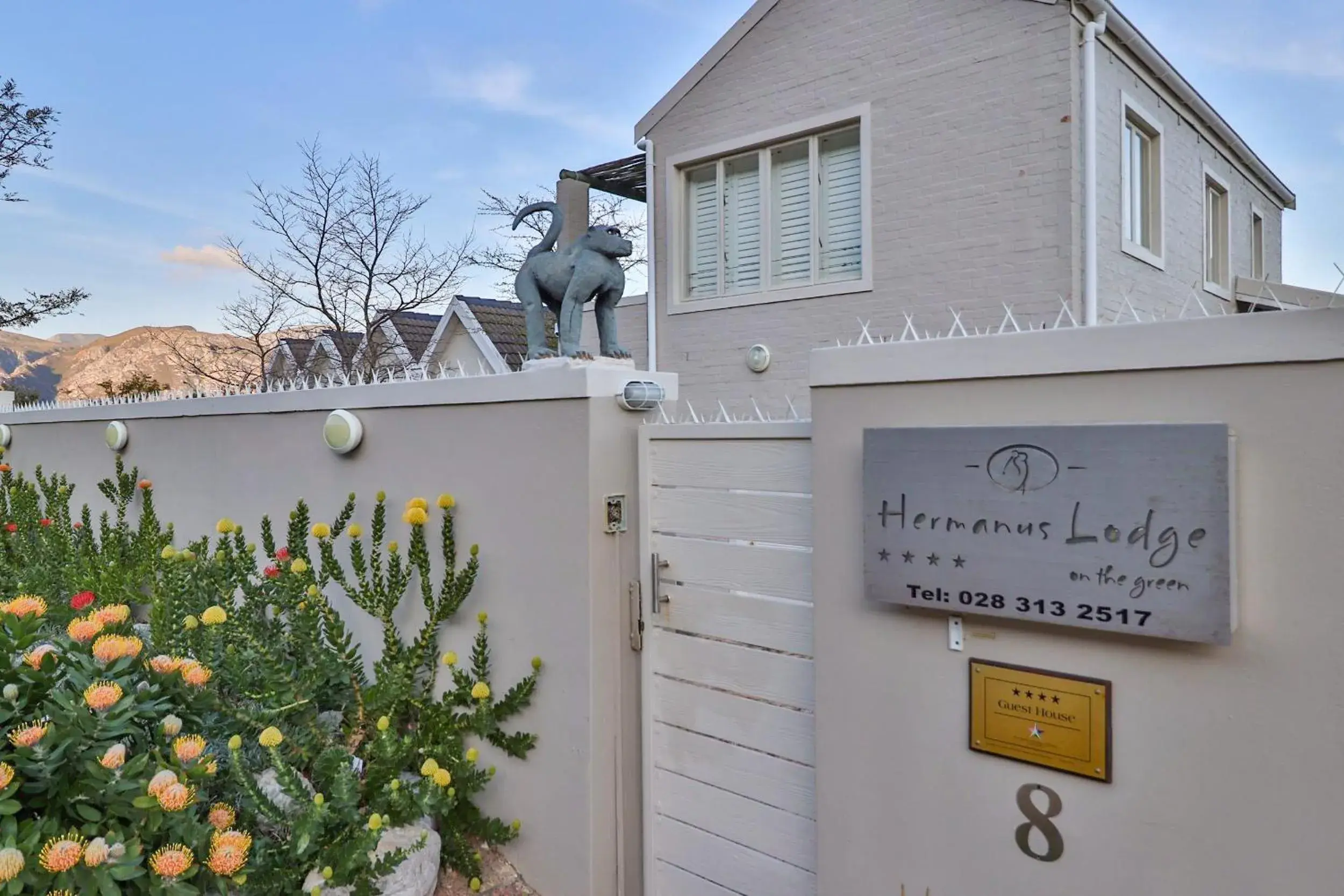 Facade/entrance in Hermanus Lodge on the Green - Solar Power Facade/entrance in Hermanus Lodge on the Green - Solar Power