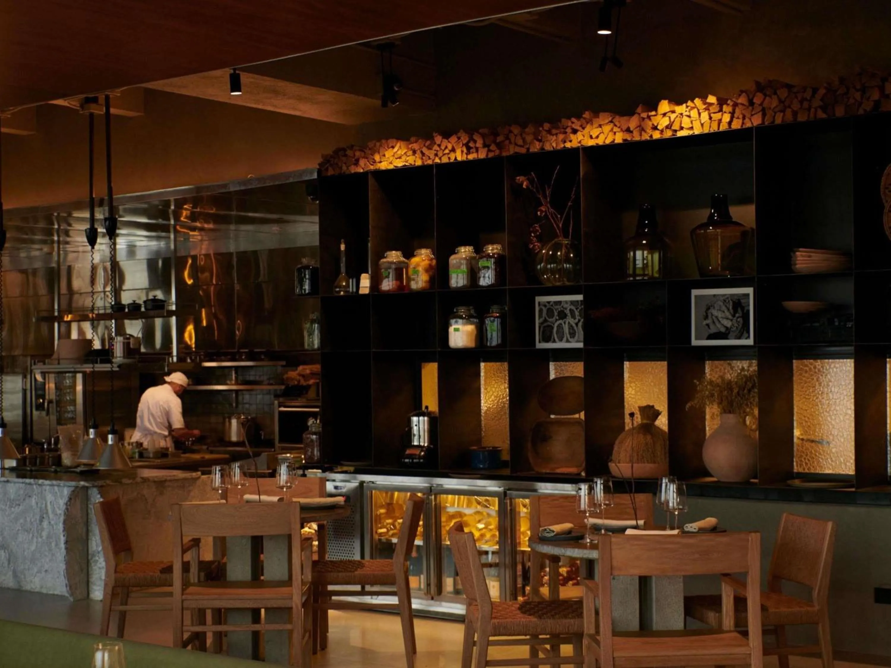 Restaurant/places to eat in Novotel Medellin El Tesoro