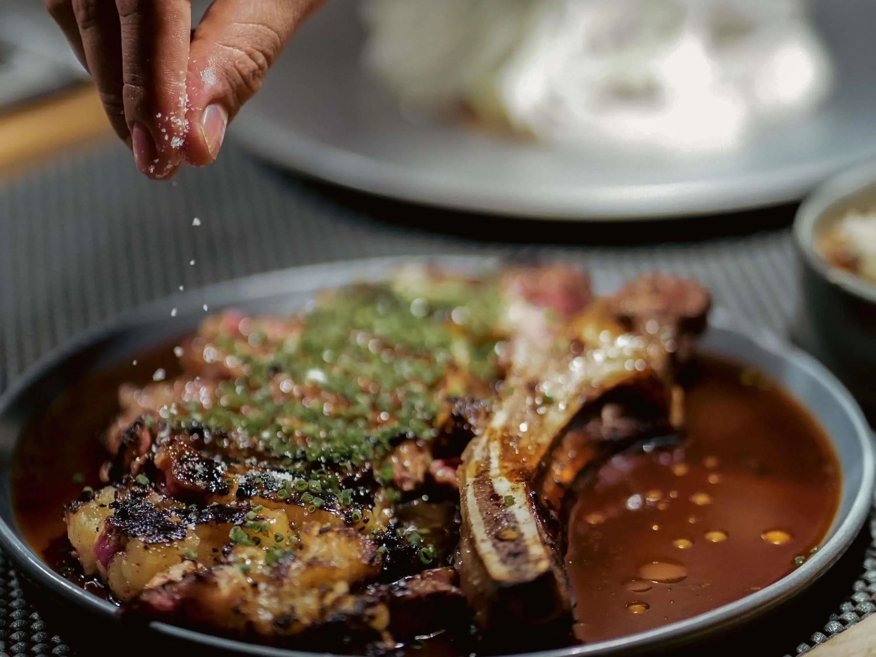 Restaurant/places to eat in Novotel Medellin El Tesoro