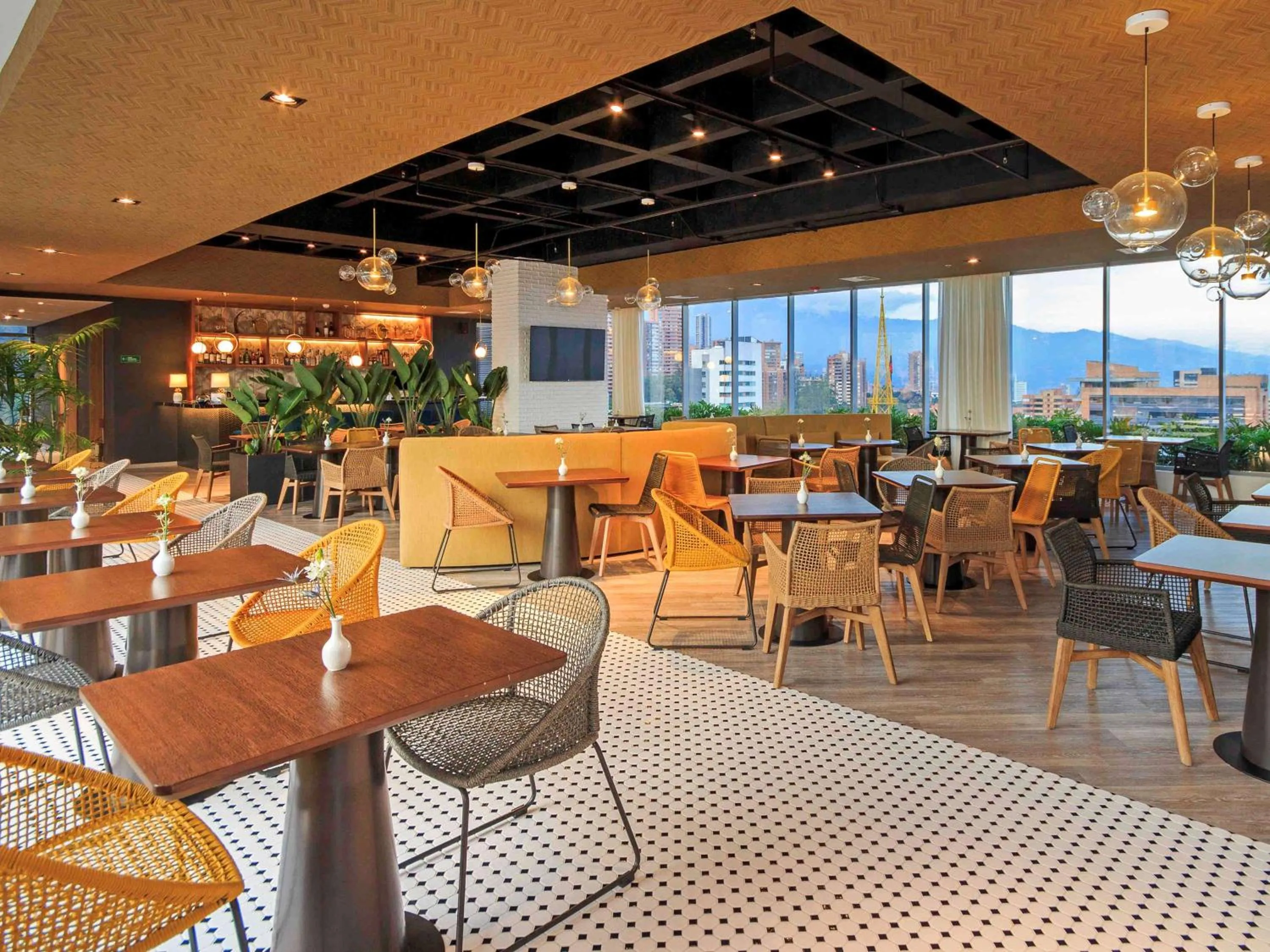 Lounge or bar in Novotel Medellin El Tesoro