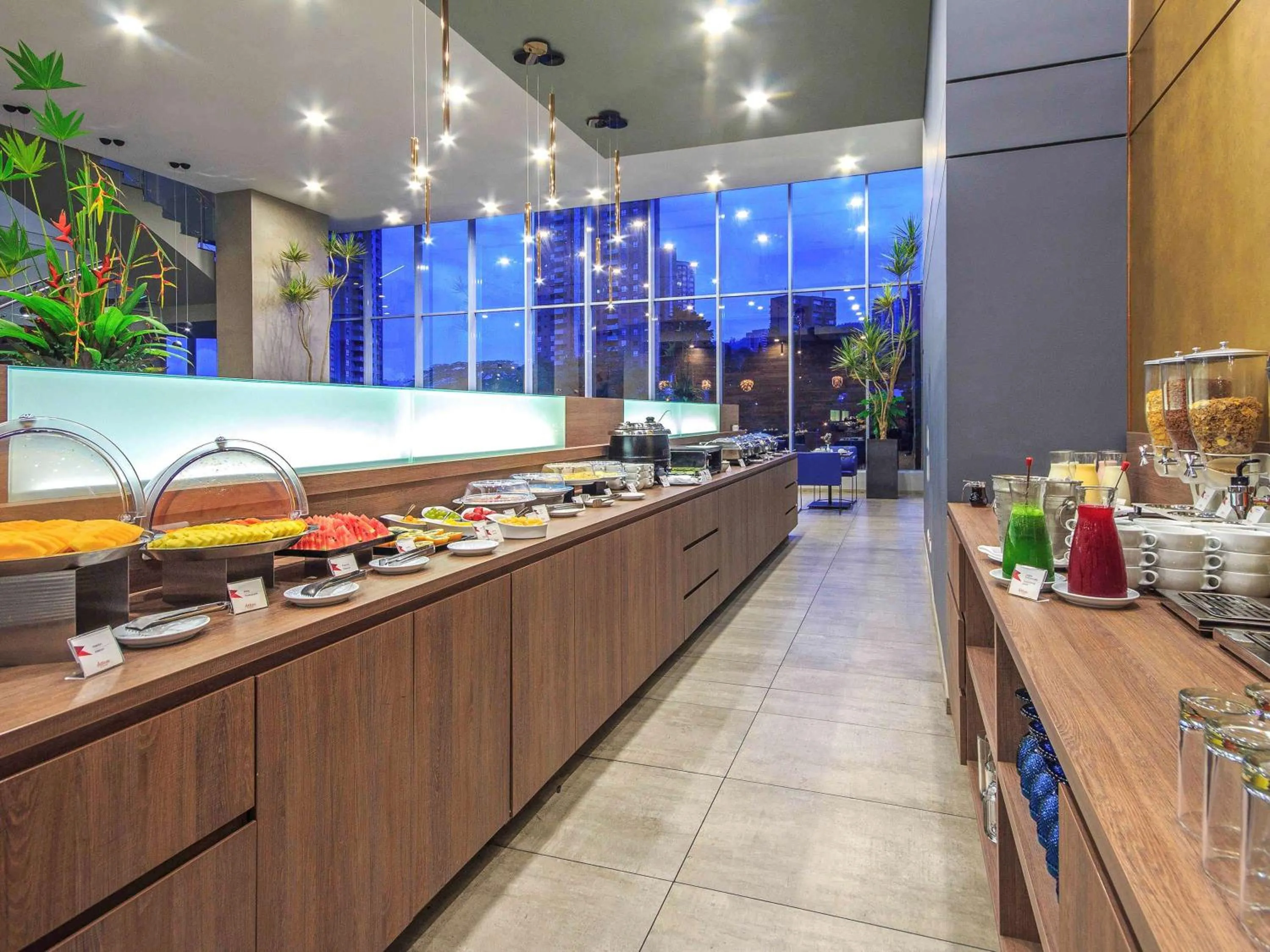 Restaurant/places to eat in Novotel Medellin El Tesoro