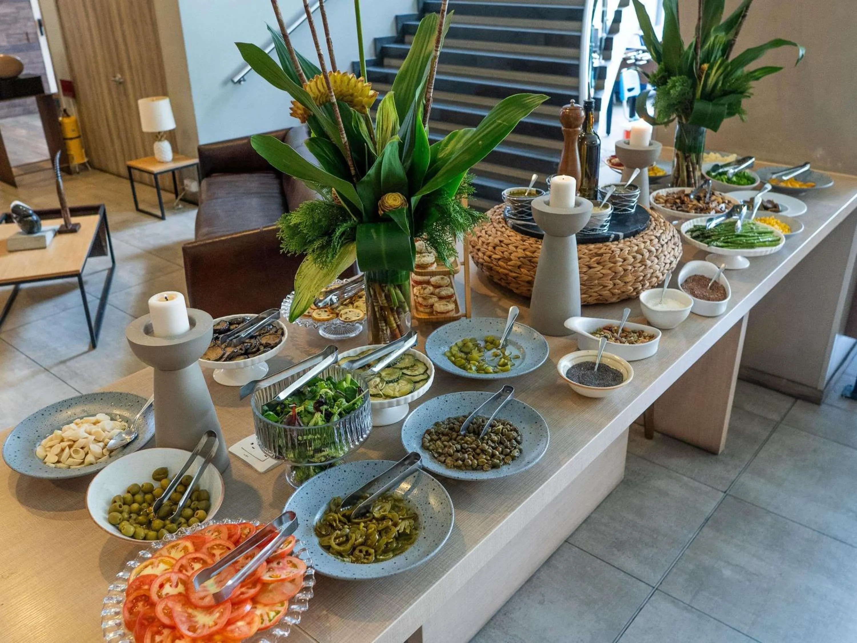 Restaurant/places to eat in Novotel Medellin El Tesoro