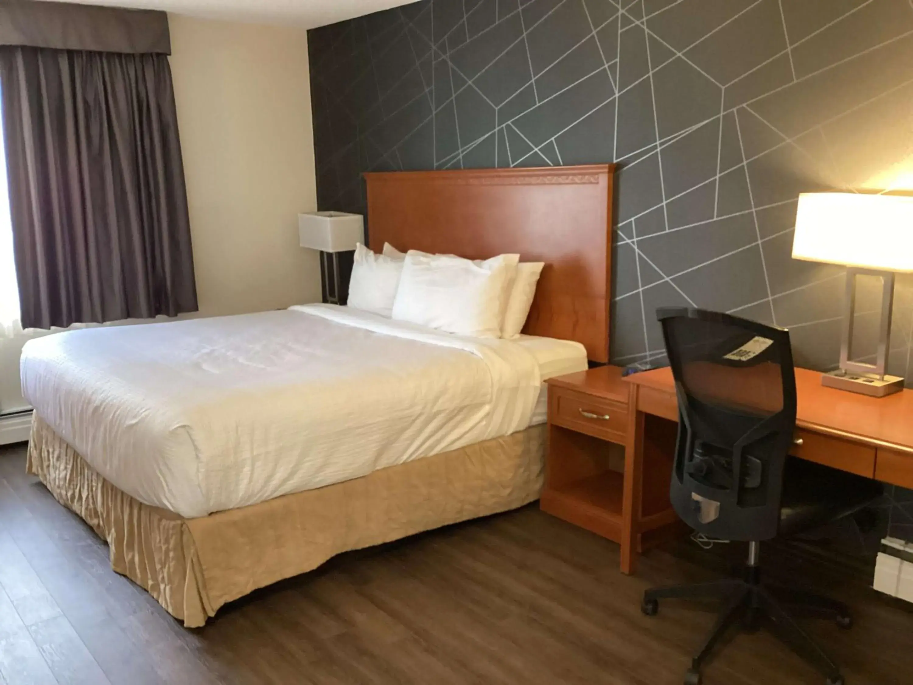 King Room - Upper Floor in Best Western Glengarry King Room - Upper Floor in Best Western Glengarry