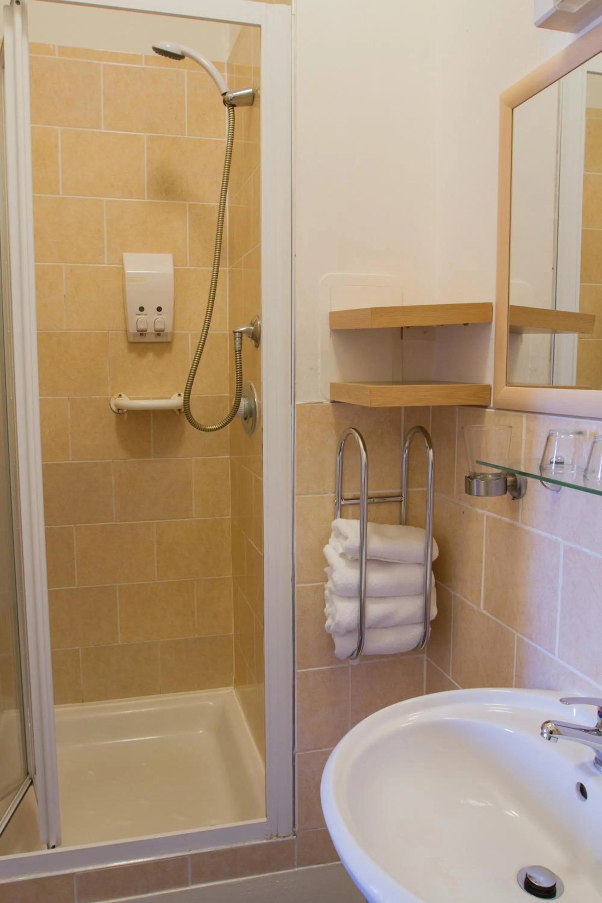 Shower in Thistle Hotel