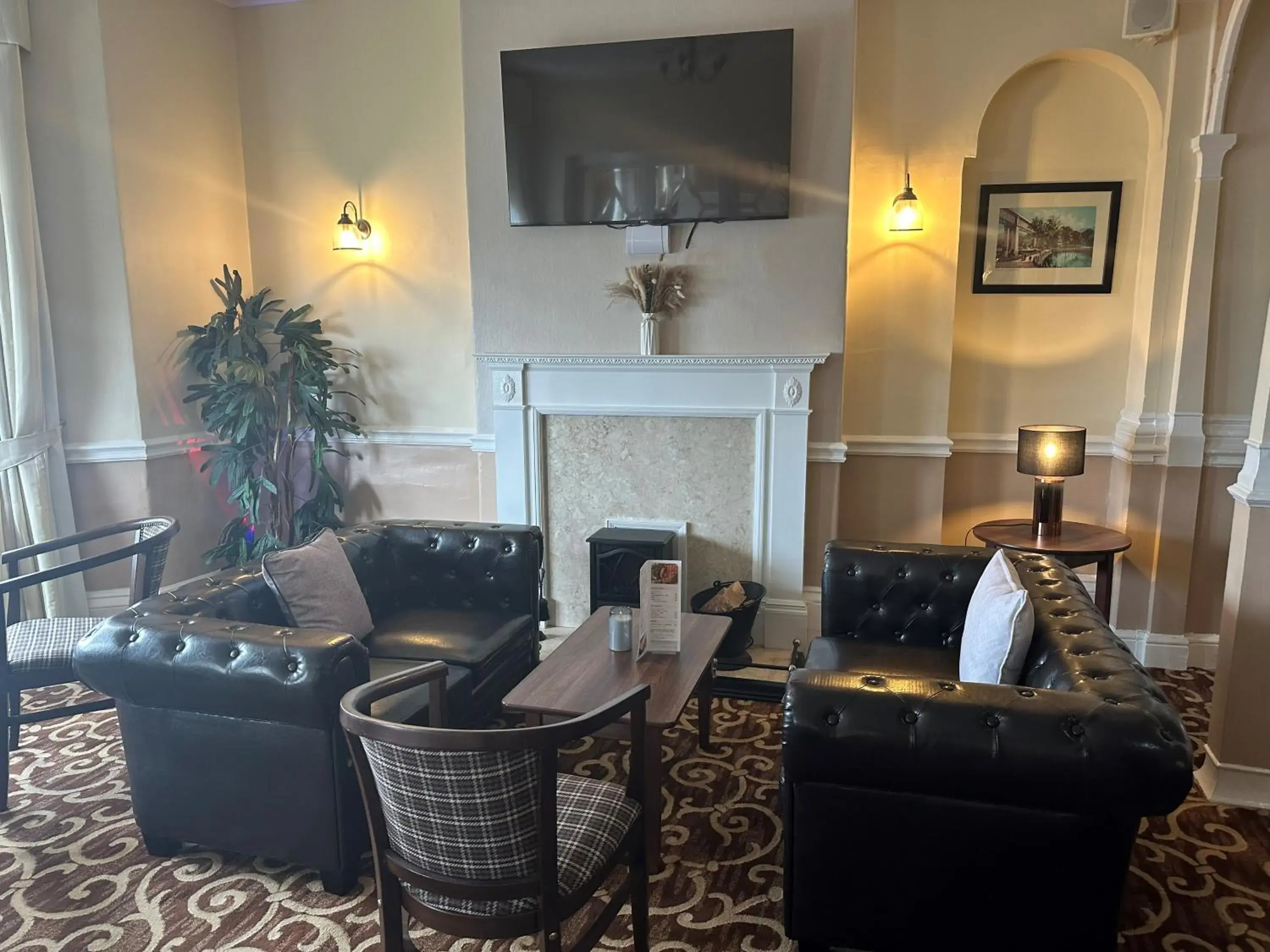 Lounge or bar in Clifton Hotel Lounge or bar in Clifton Hotel