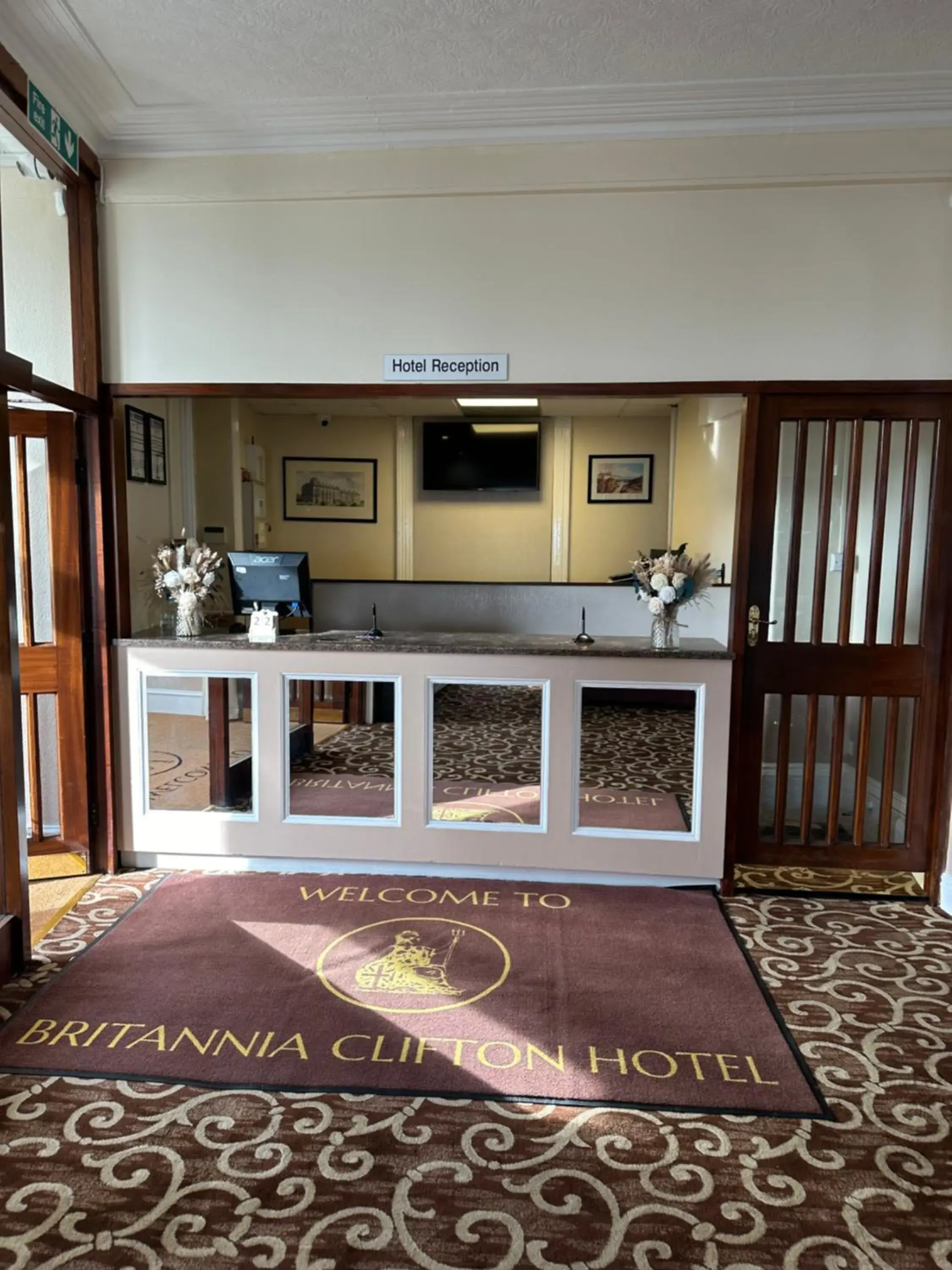 Lobby or reception in Clifton Hotel Lobby or reception in Clifton Hotel