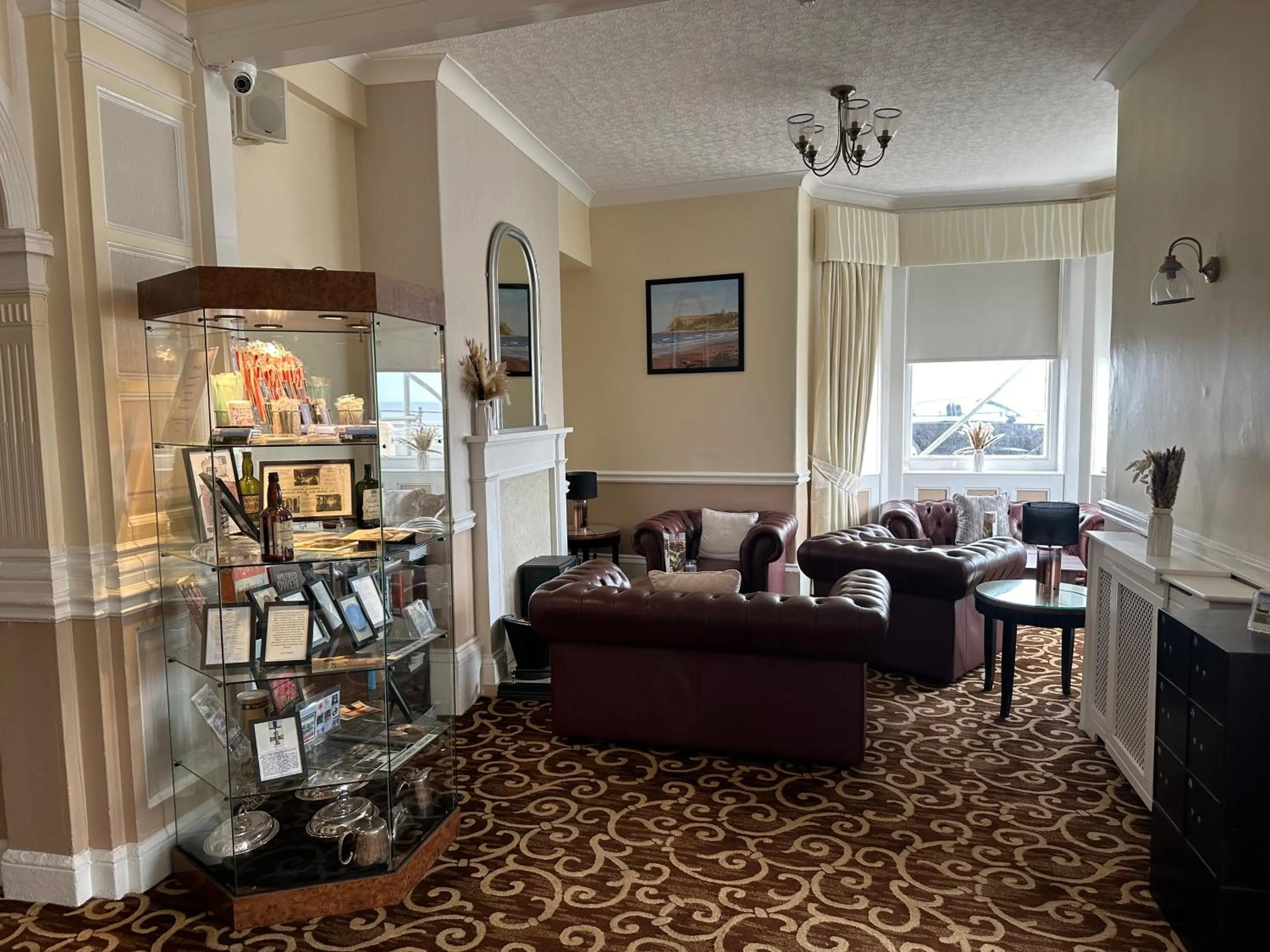 Lounge or bar in Clifton Hotel