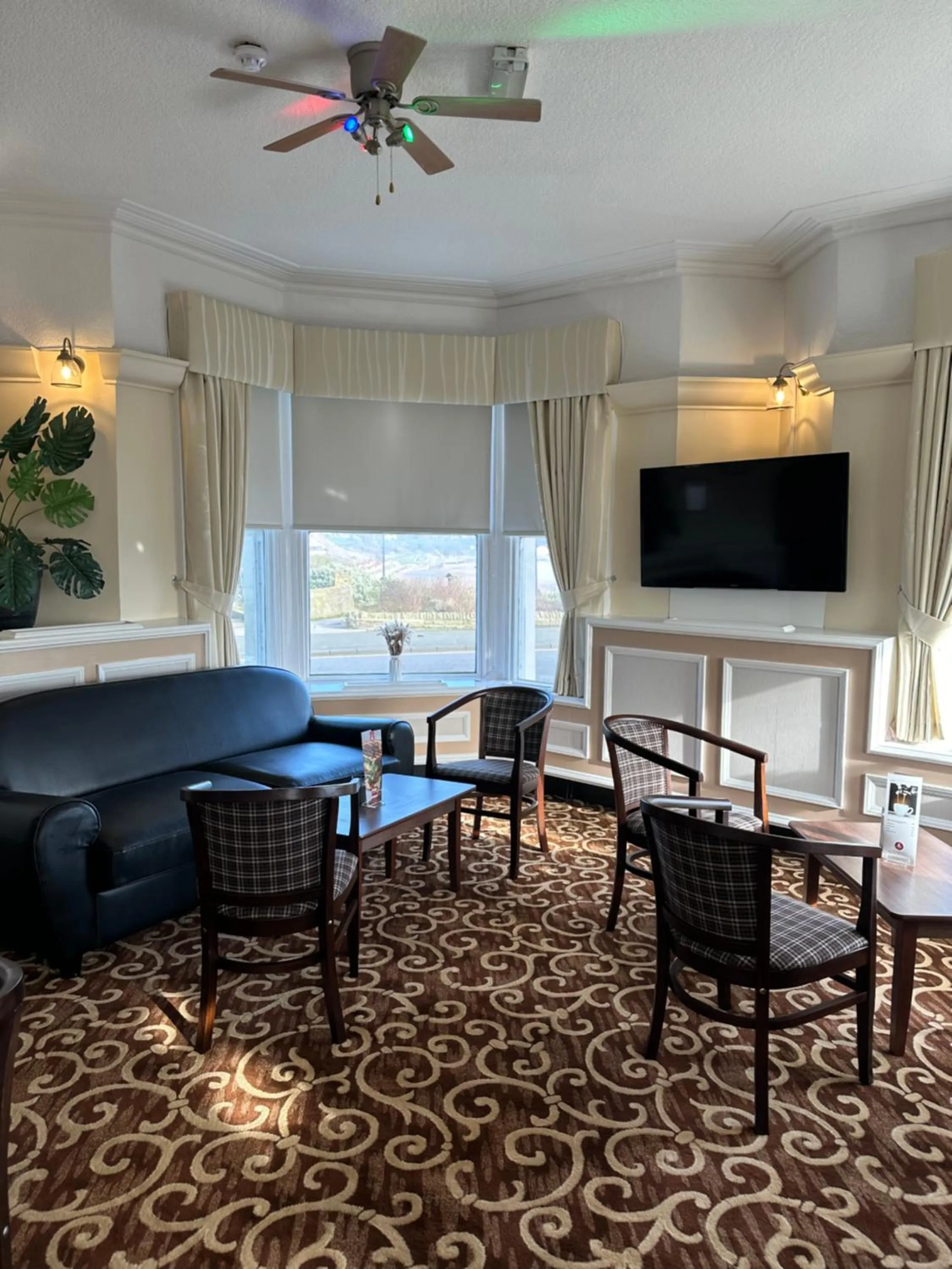 Lounge or bar in Clifton Hotel