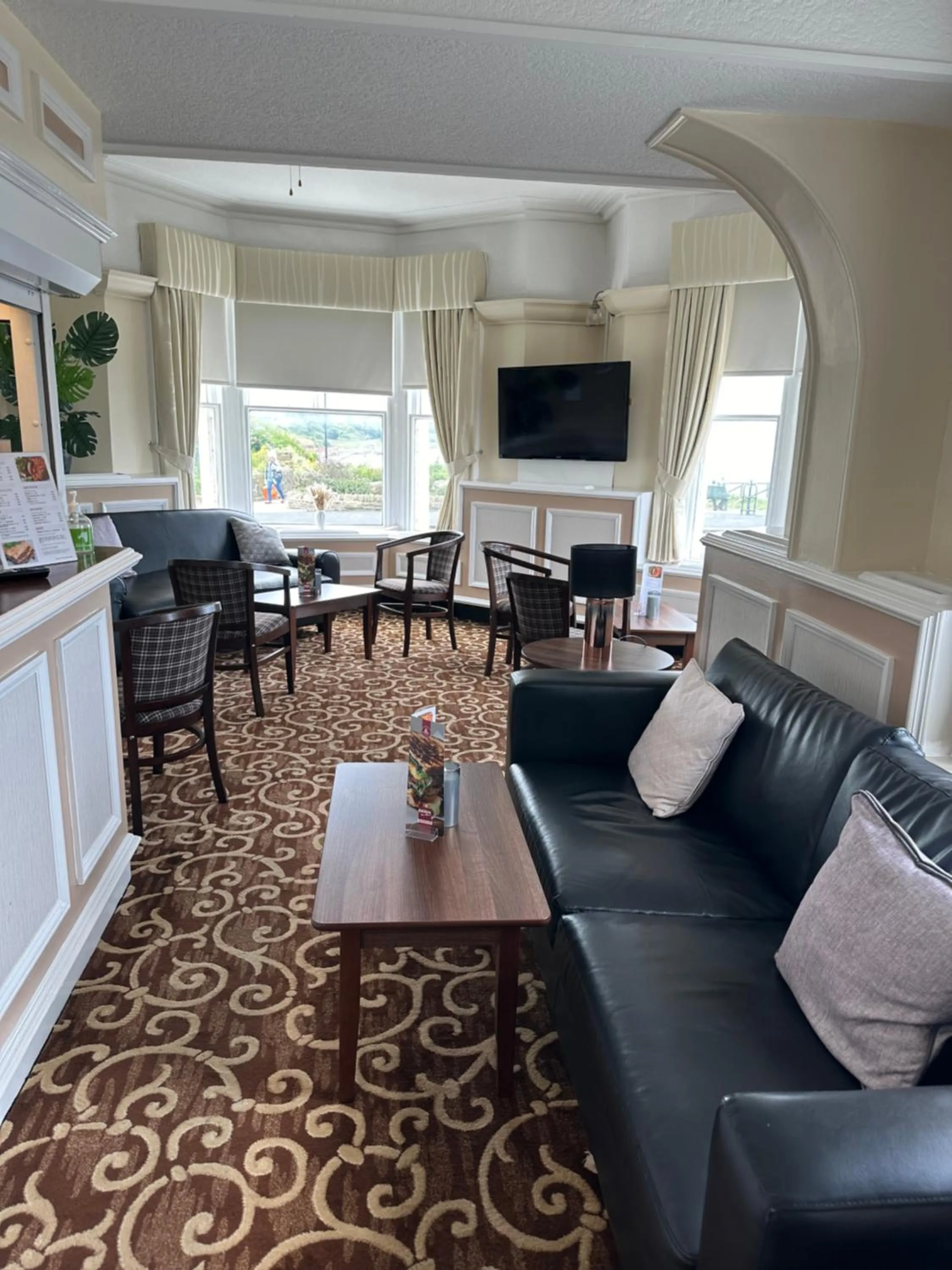 Lounge or bar in Clifton Hotel