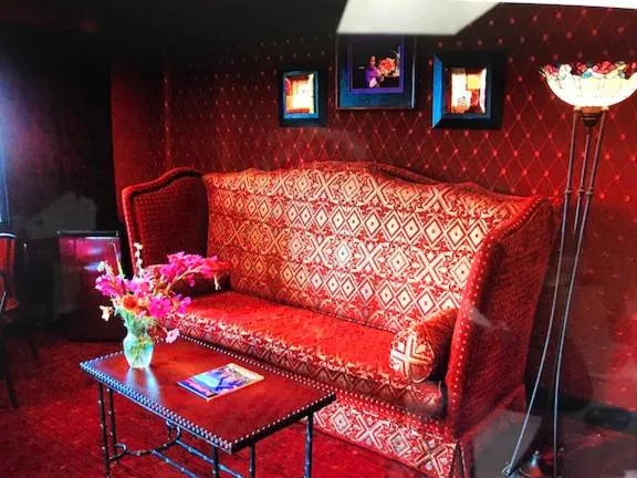 Seating area in Swan River Inn