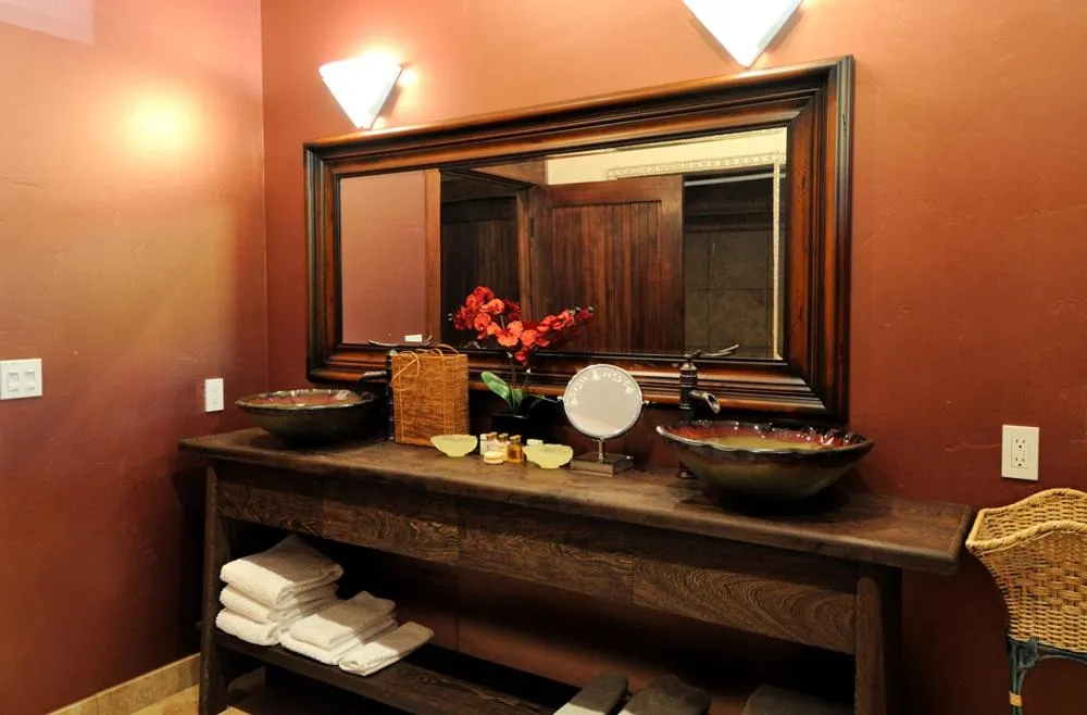 Bathroom in Swan River Inn