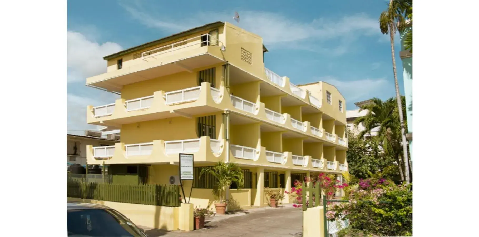 Property building in Meridian Inn Property building in Meridian Inn