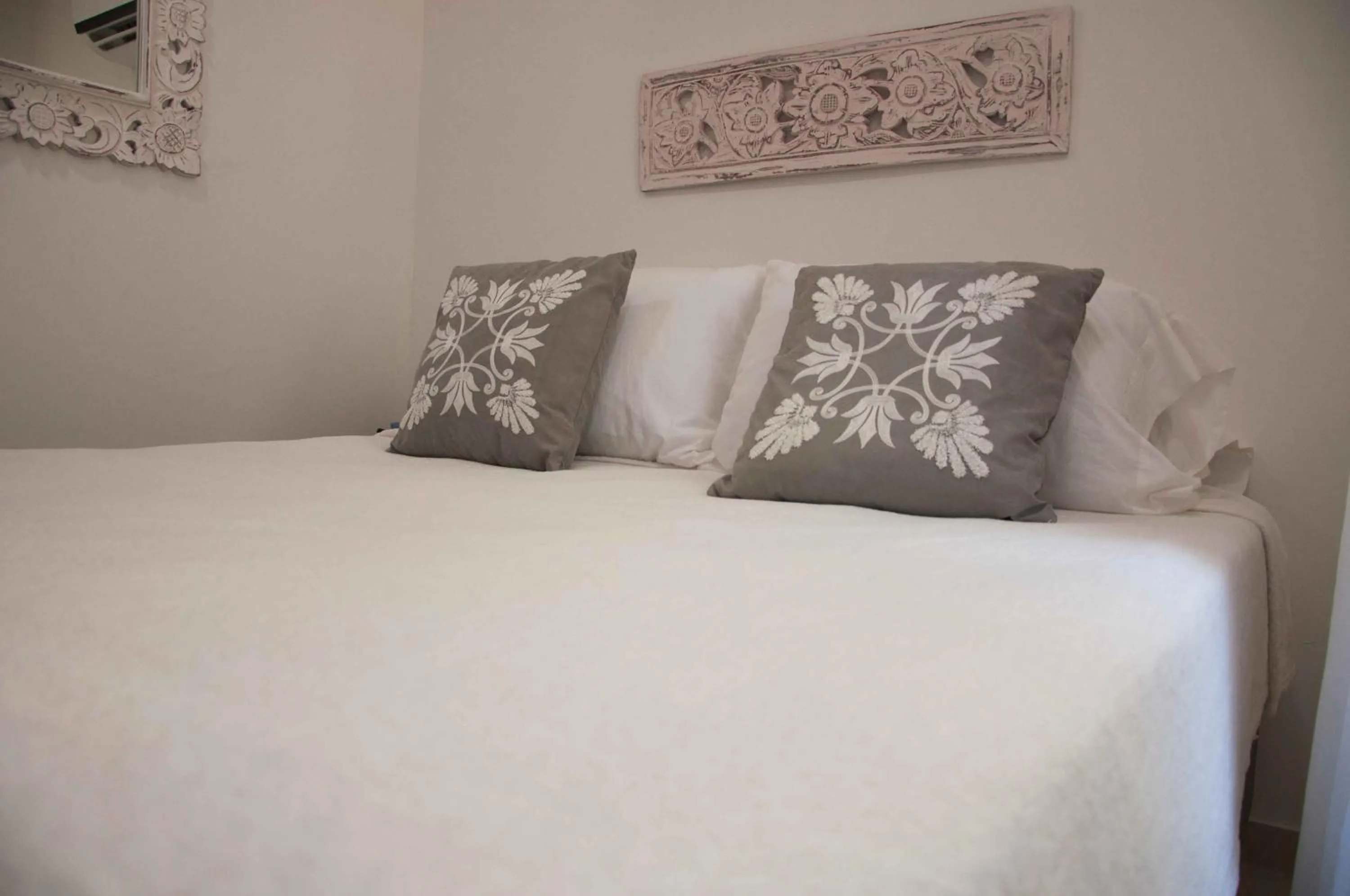 Bed in Le Castel Blanc Hotel Boutique