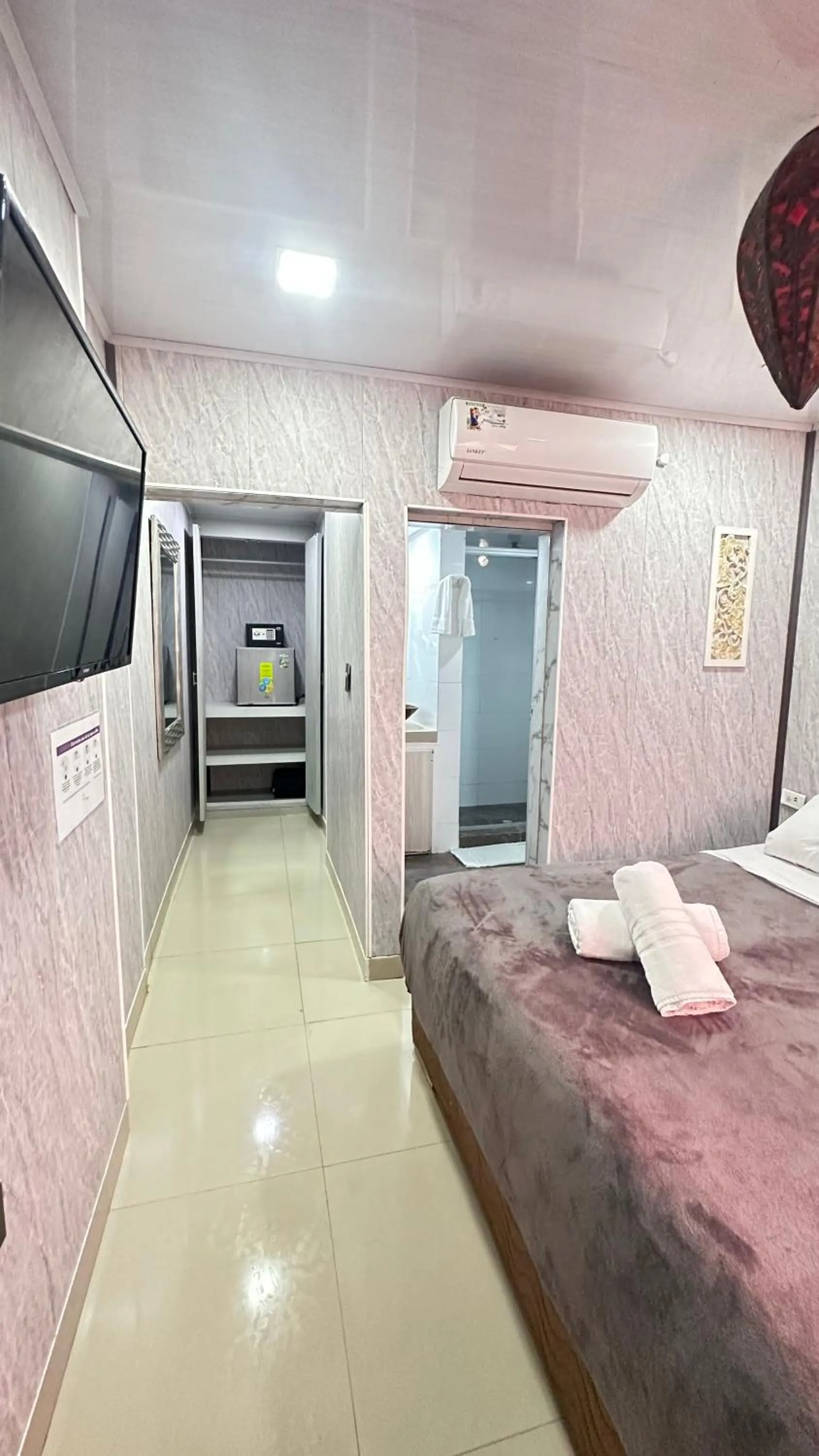 Bed in Le Castel Blanc Hotel Boutique