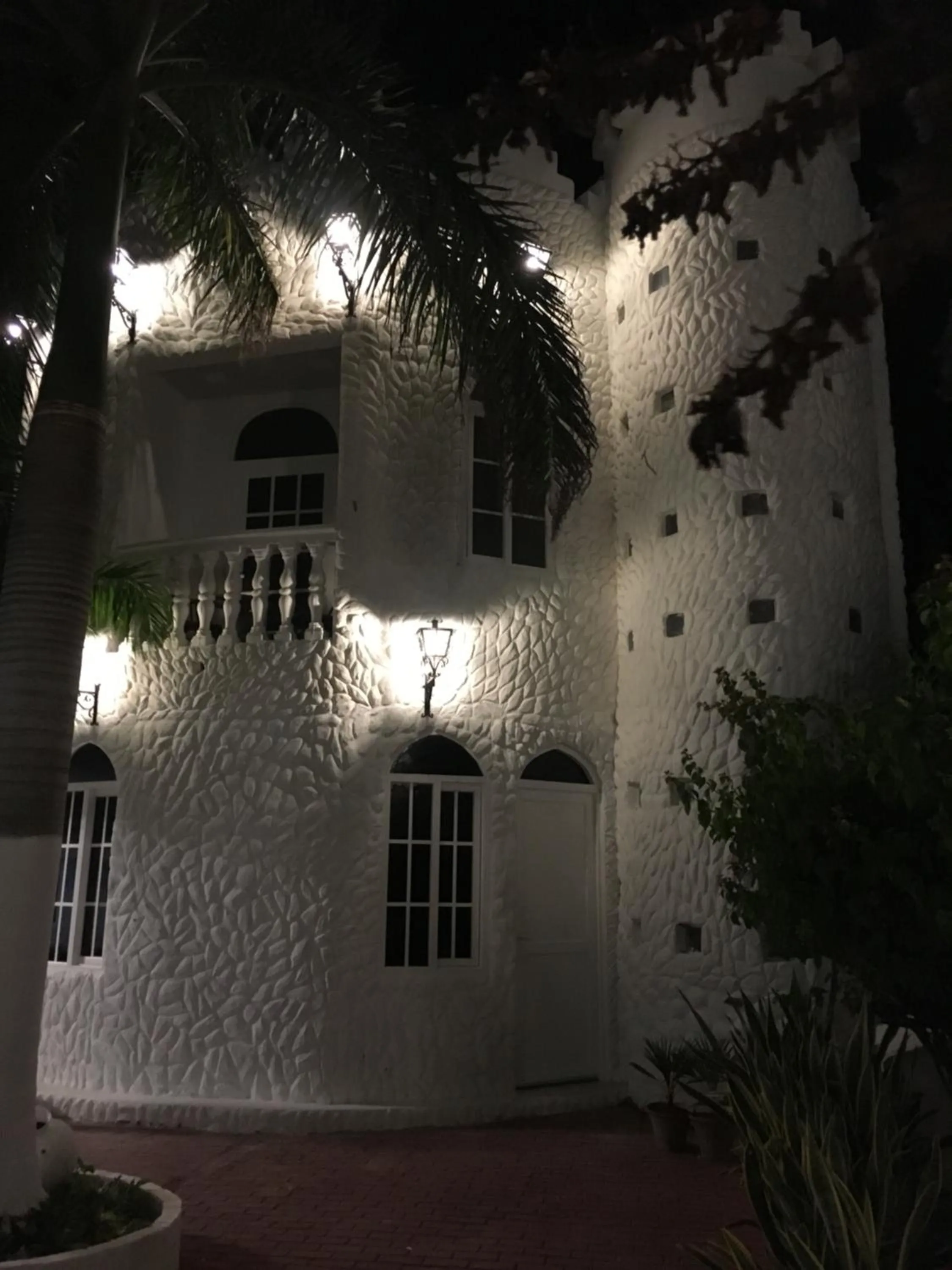 Night in Le Castel Blanc Hotel Boutique
