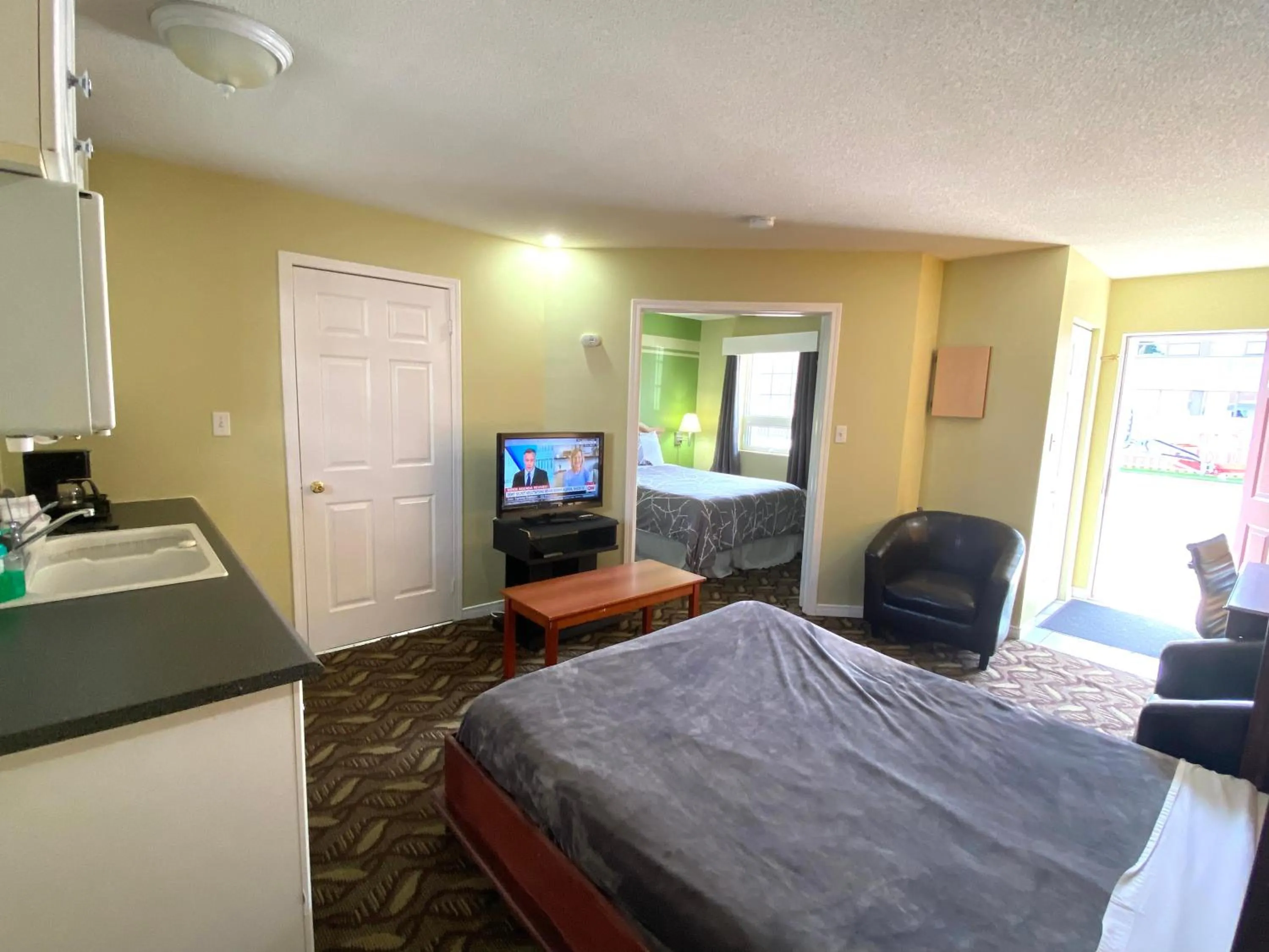 Bed in Lakeshore Suites