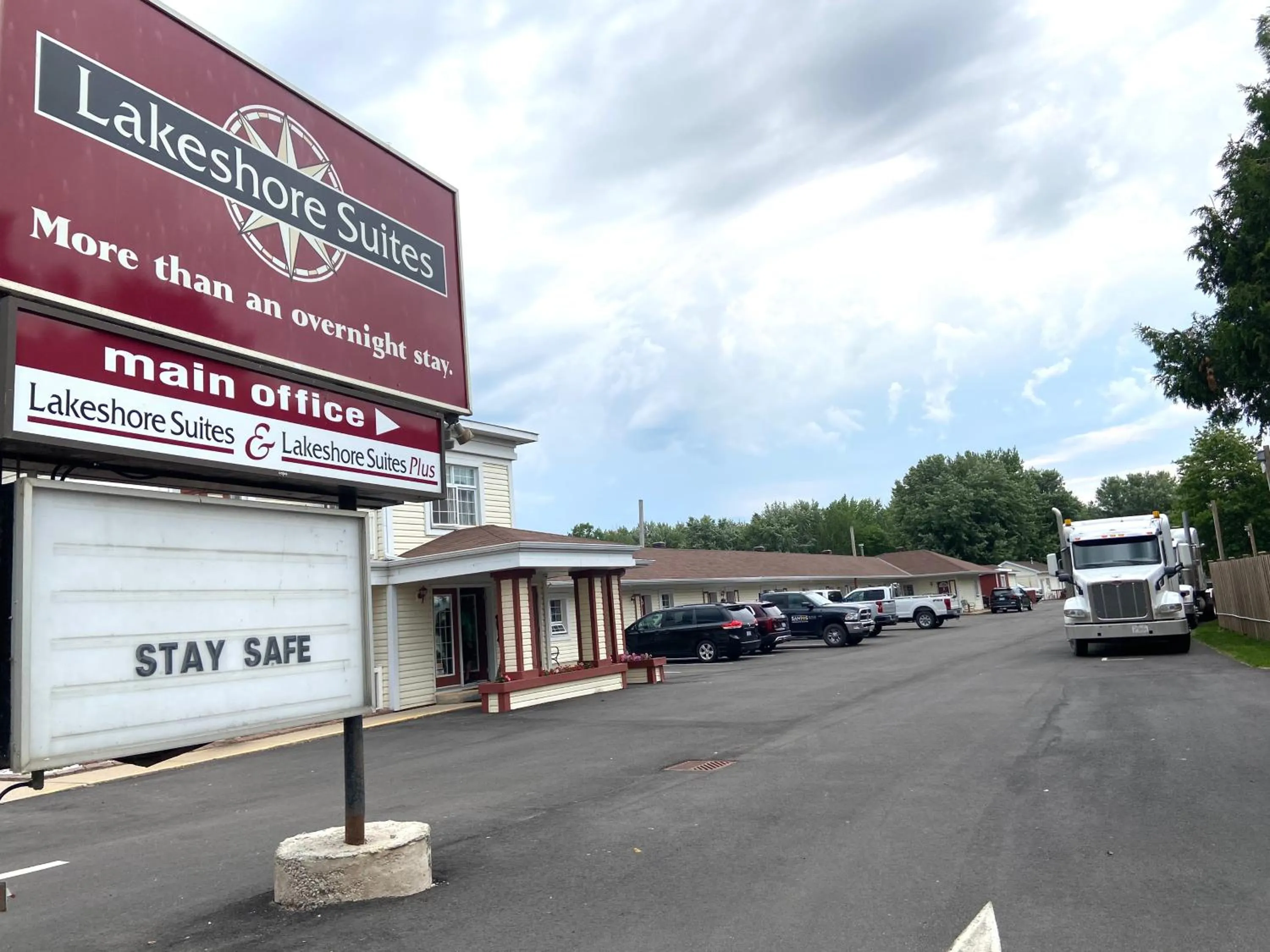 Lakeshore Suites