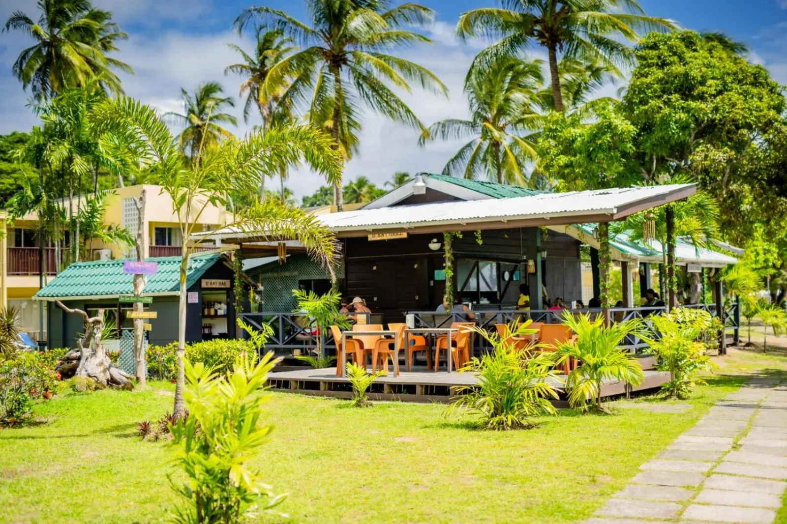 Restaurant/places to eat in Starfish Tobago
