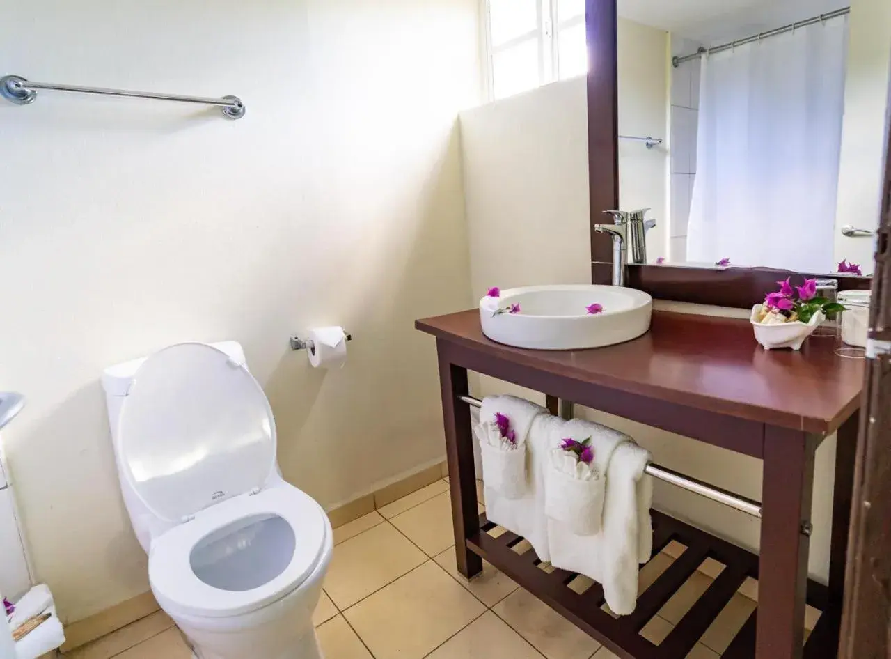 Bathroom in Starfish Tobago Bathroom in Starfish Tobago