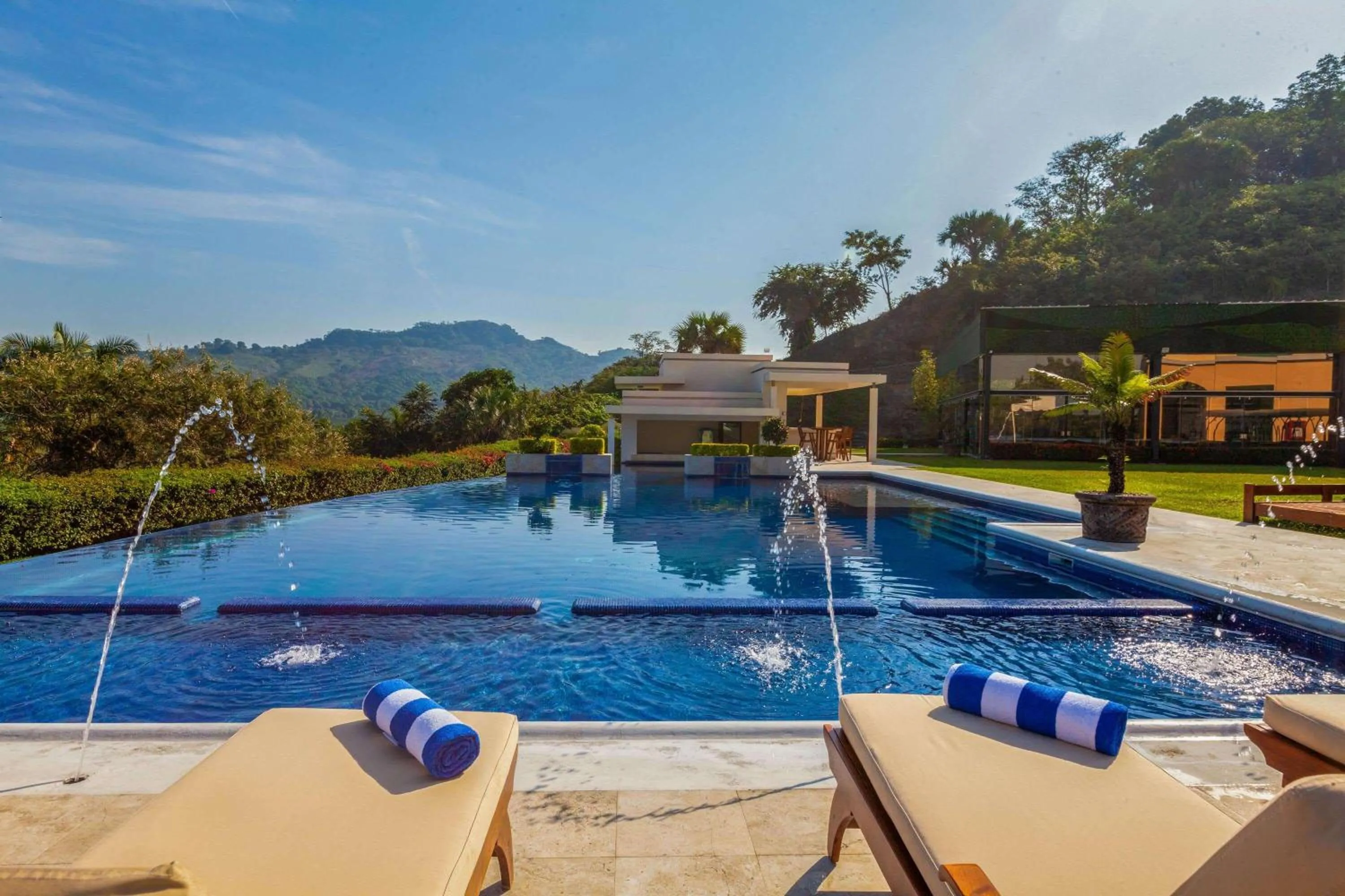Pool view in La Quinta by Wyndham Poza Rica