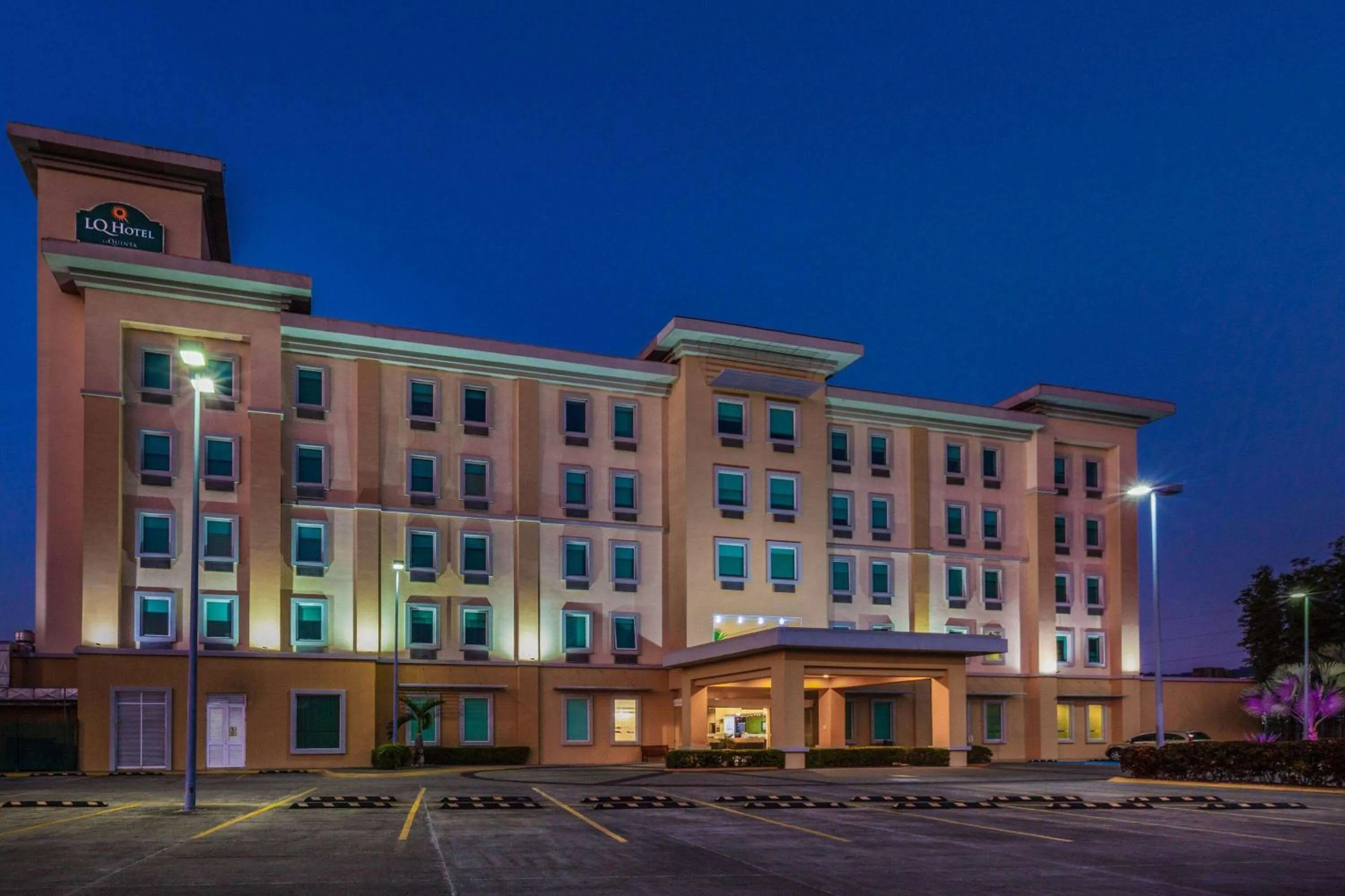 Property building in La Quinta by Wyndham Poza Rica