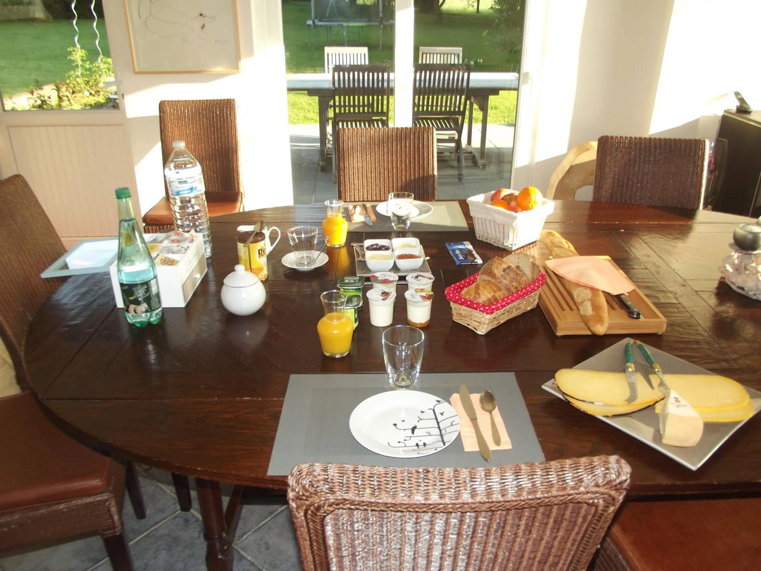 Continental breakfast in Au Bonheur Frontalier